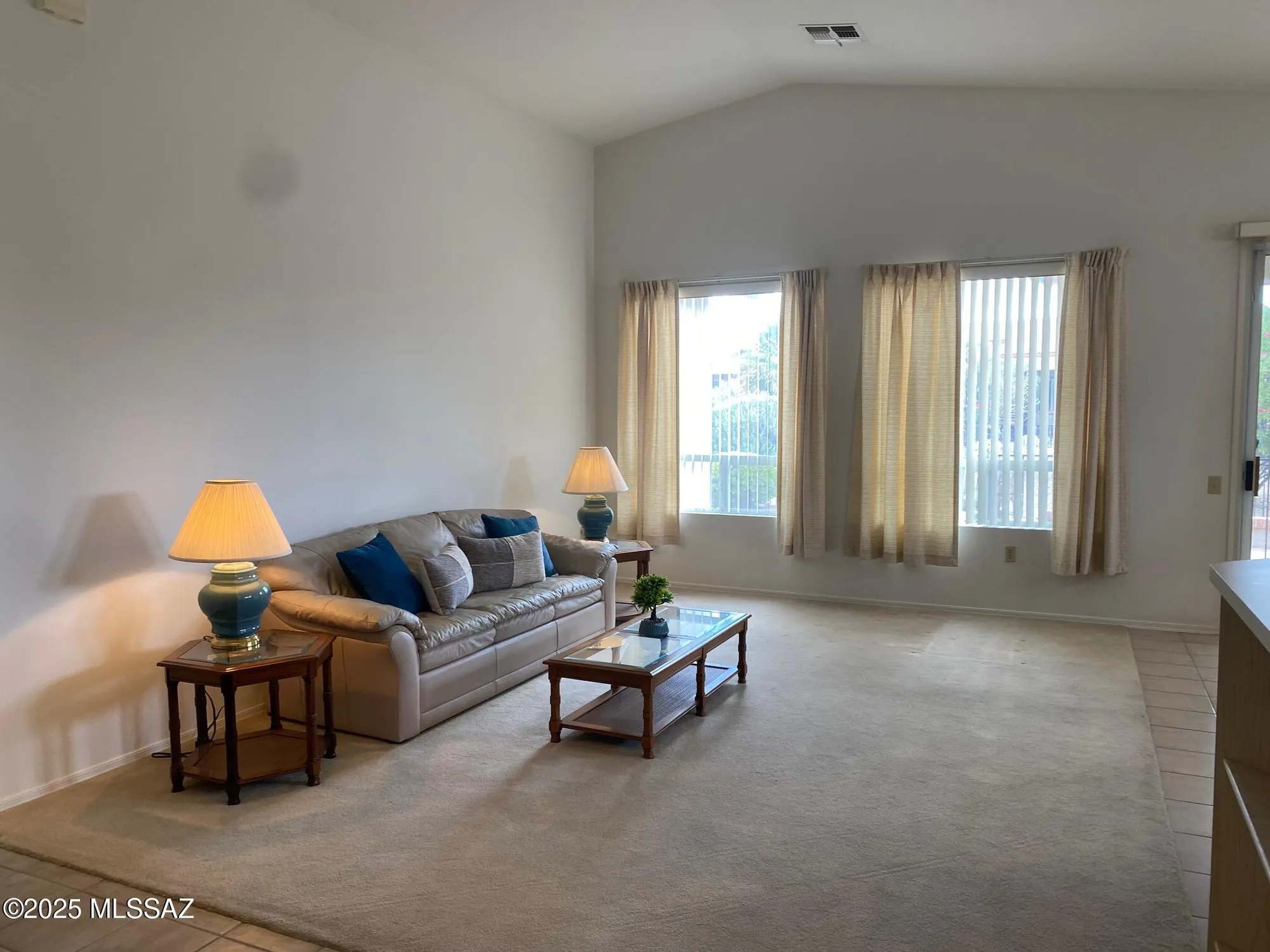 Property Slideshow image 8 of 32 | 1942 w amblemorn dr, Green Valley, AZ, 85622