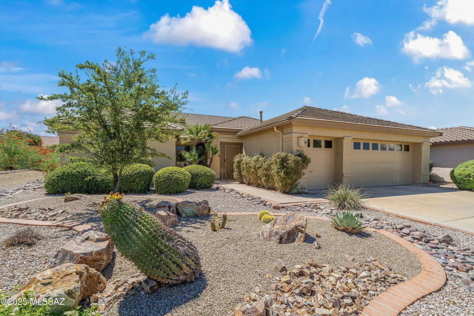 Property Slideshow image 1 of 40 | 2426 e desert pueblo pass, Green Valley, AZ, 85614