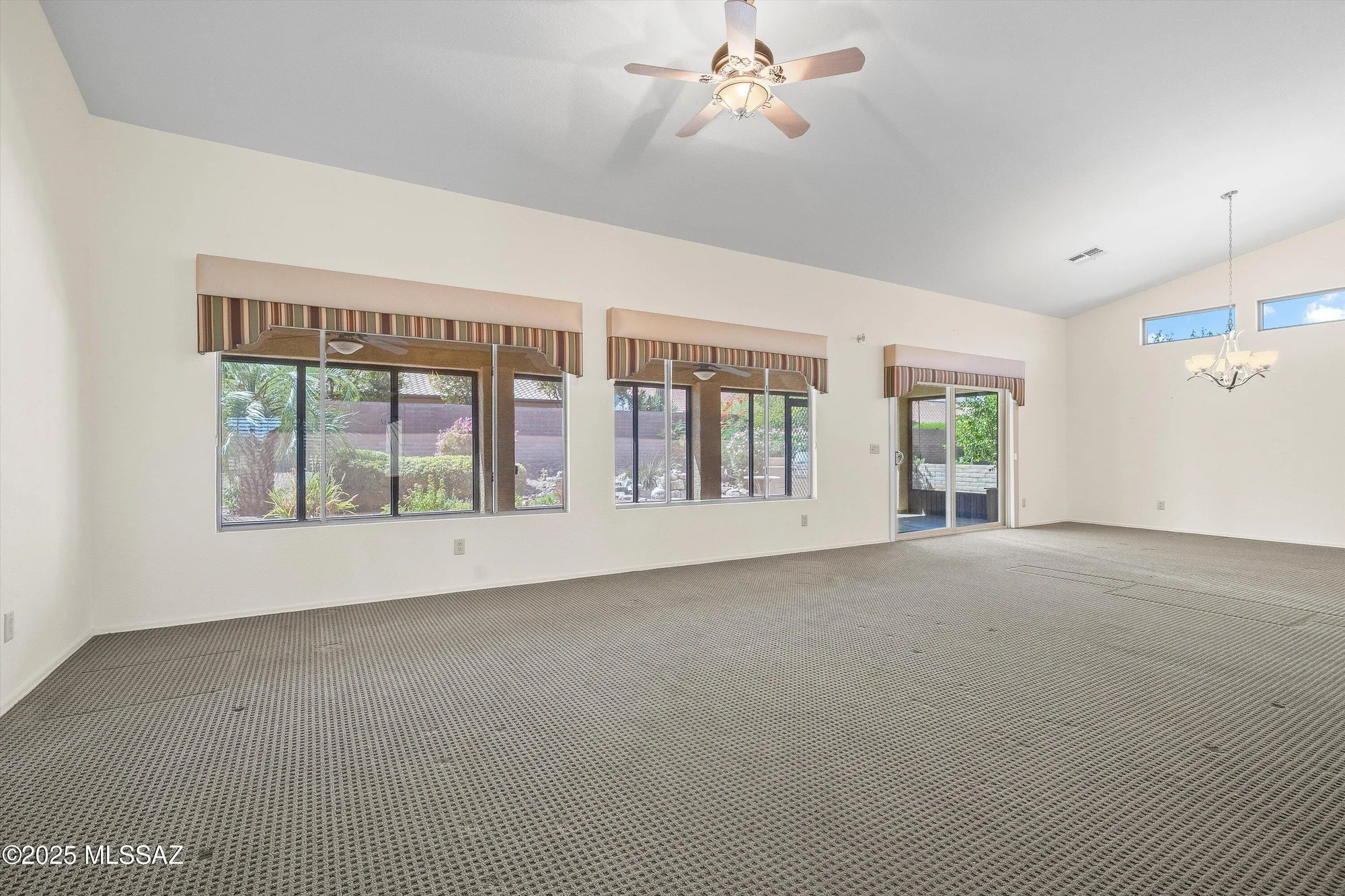 Property Slideshow image 6 of 40 | 2426 e desert pueblo pass, Green Valley, AZ, 85614