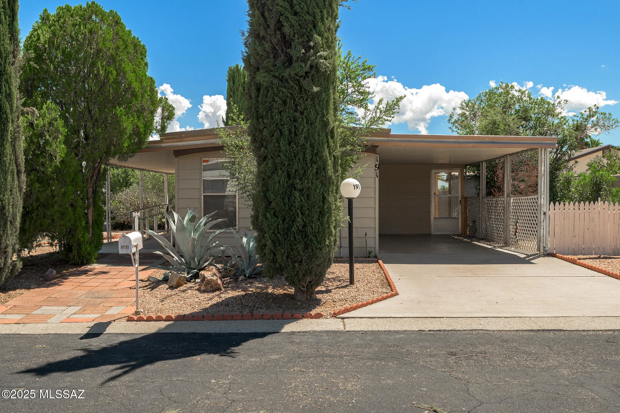 Property Slideshow image 1 of 25 | 191 w cedro dr, Green Valley, AZ, 85614