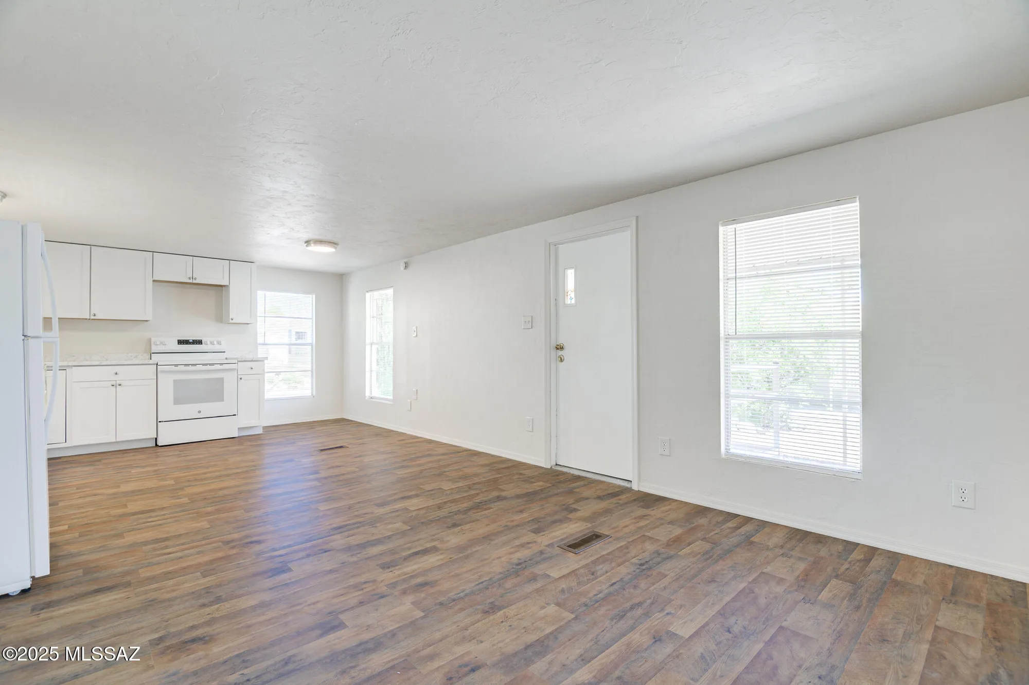 Property Slideshow image 6 of 25 | 191 w cedro dr, Green Valley, AZ, 85614