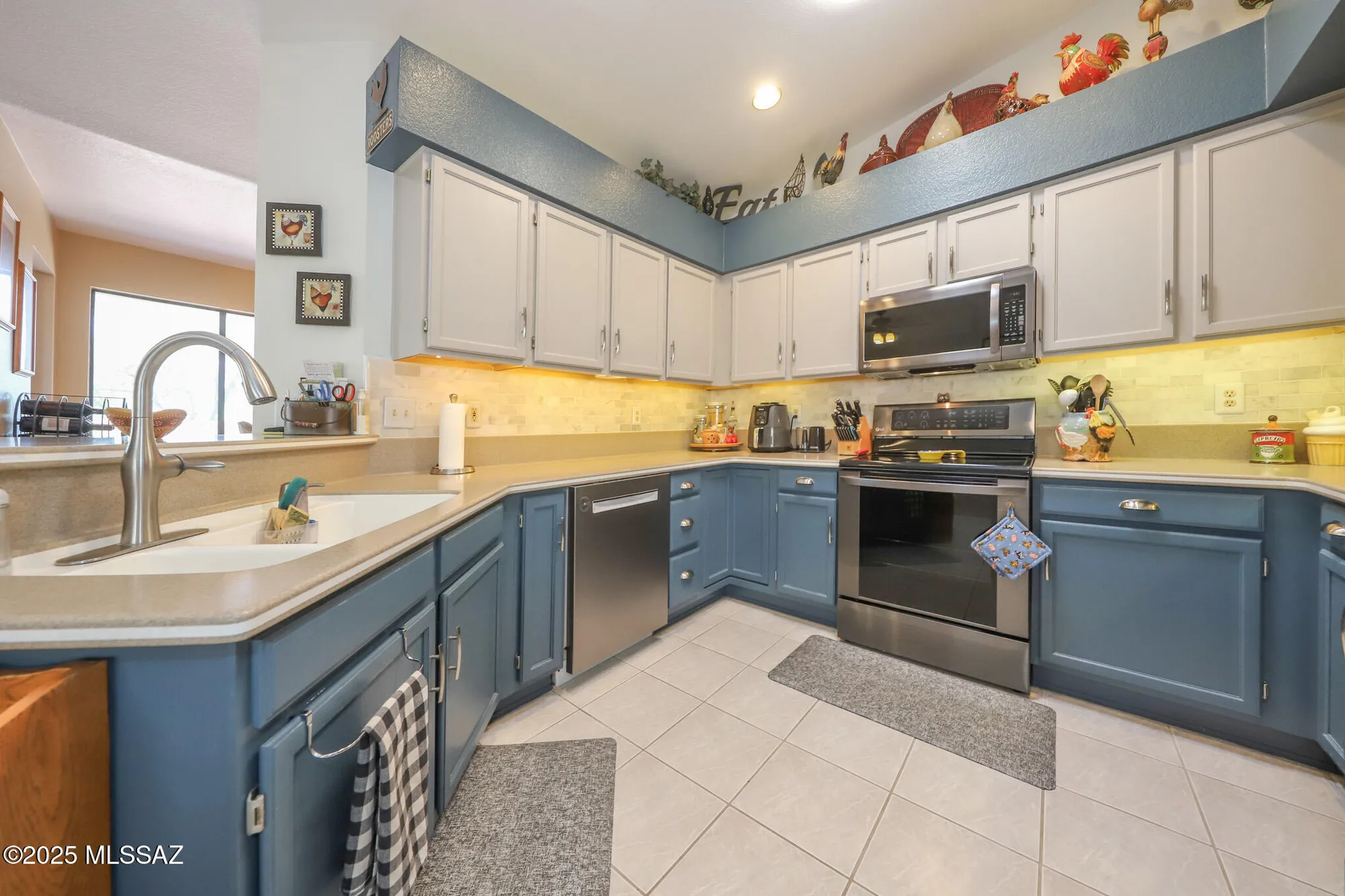 Property Slideshow image 15 of 49 | 184 n candlelight dr, Green Valley, AZ, 85614