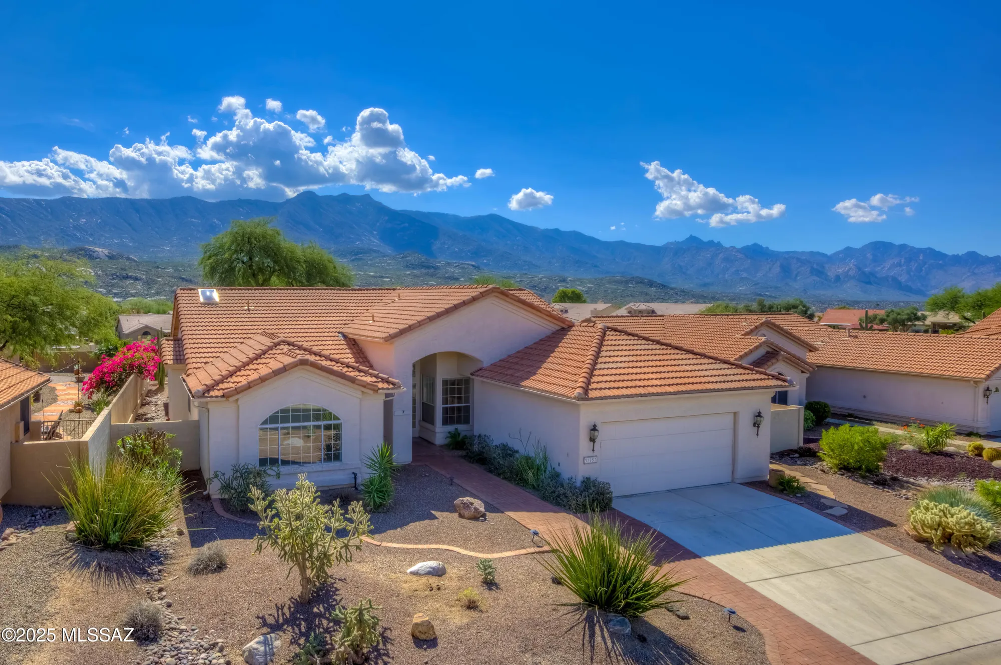 Property Slideshow image 1 of 36 | 37757 s mashie dr, Tucson, AZ, 85739