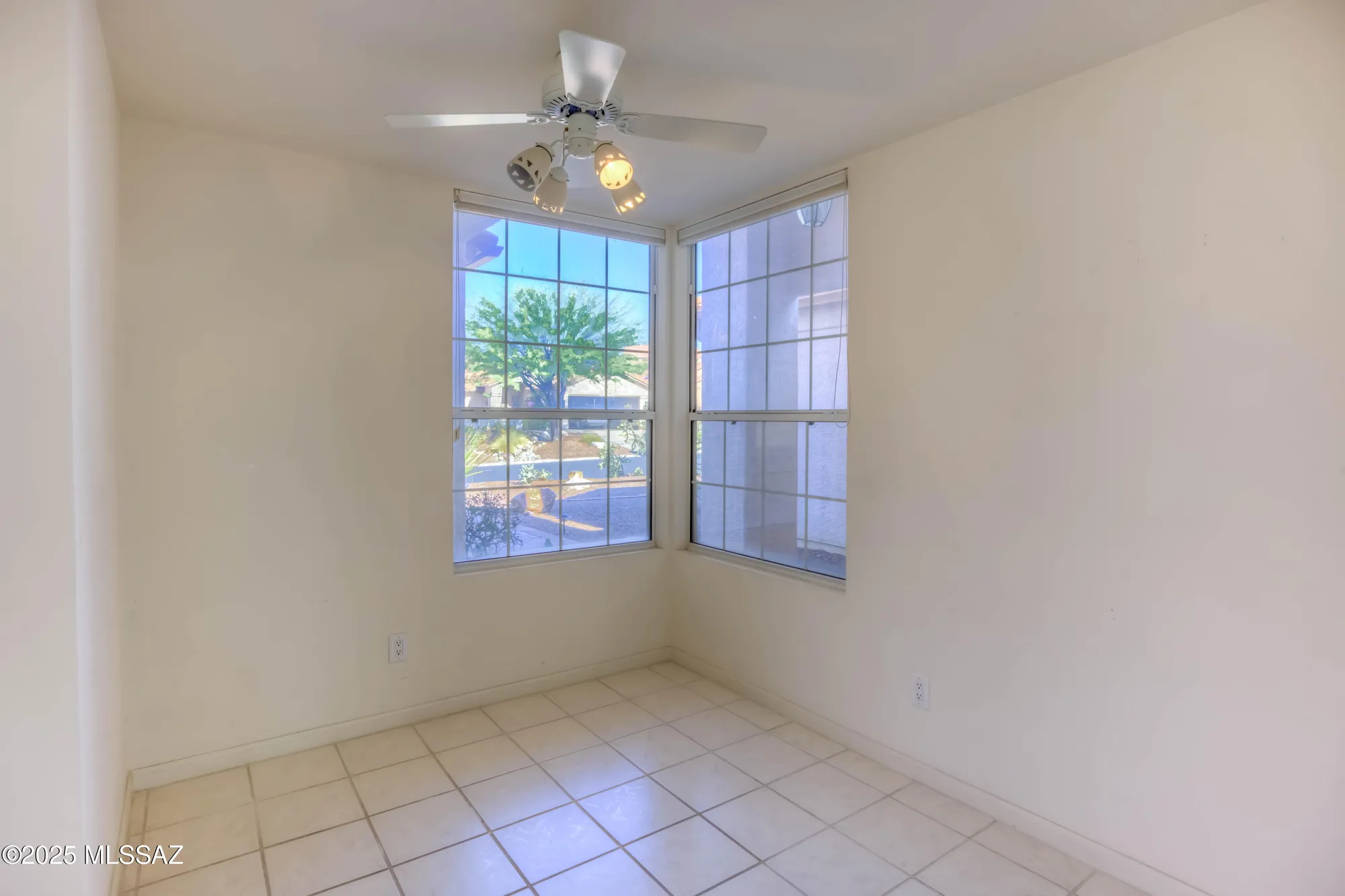 Property Slideshow image 10 of 36 | 37757 s mashie dr, Tucson, AZ, 85739