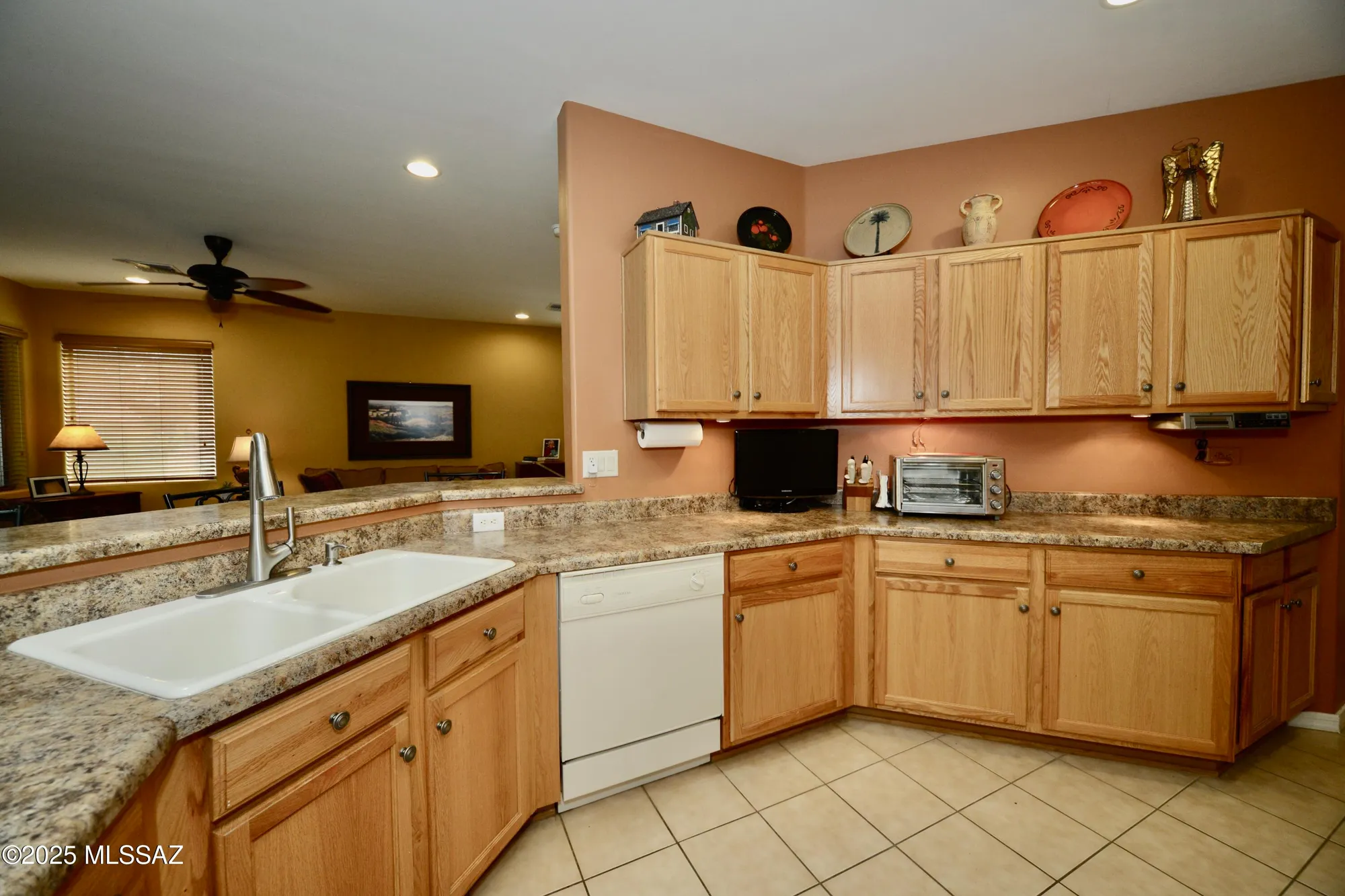 Property Slideshow image 22 of 48 | 733 w shadow wood st, Green Valley, AZ, 85614