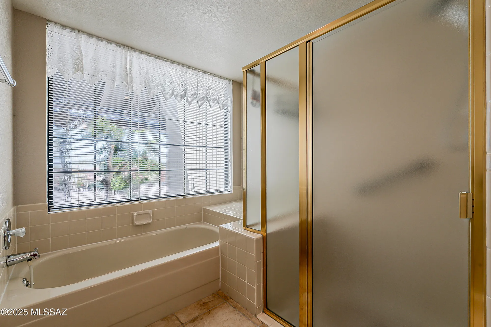 Property Slideshow image 20 of 46 | 1900 w ashbrook dr, Tucson, AZ, 85704