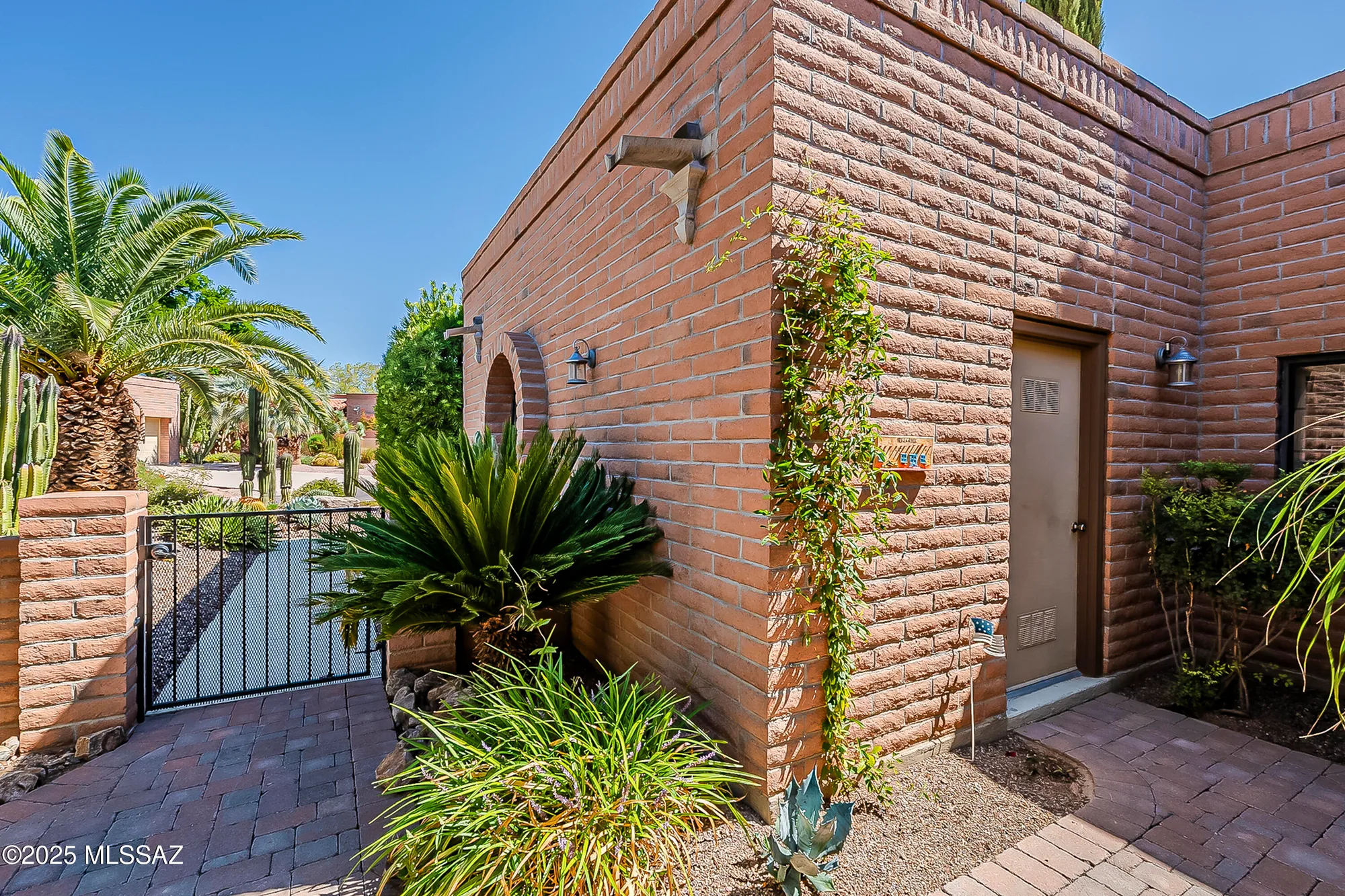 Property Slideshow image 37 of 46 | 1900 w ashbrook dr, Tucson, AZ, 85704