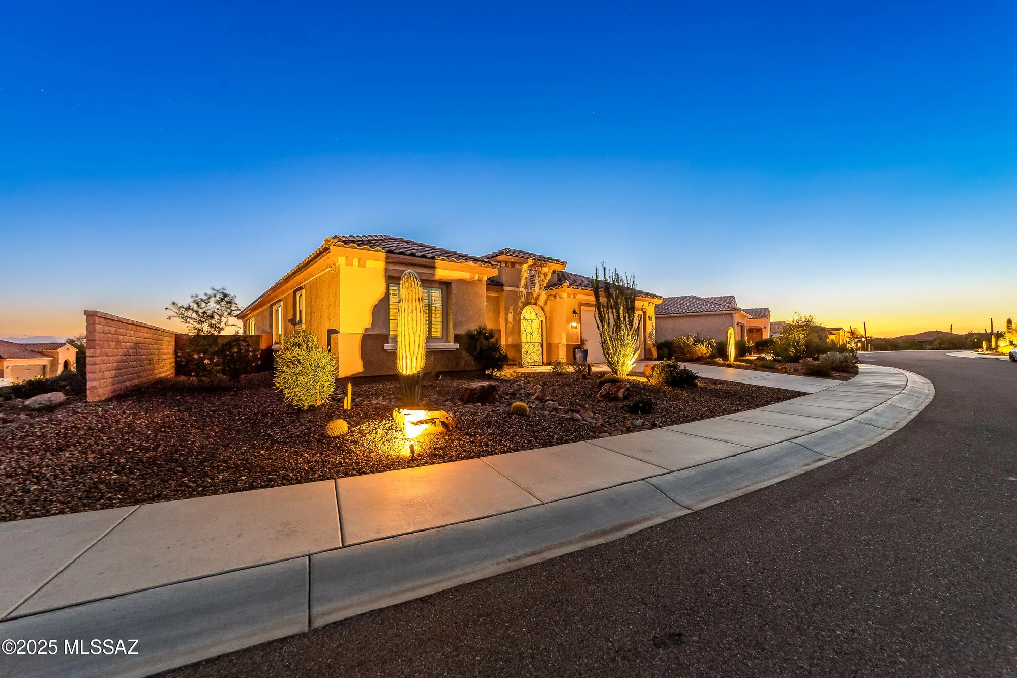 Property Slideshow image 3 of 34 | 6805 w komo point trl, Marana, AZ, 85658