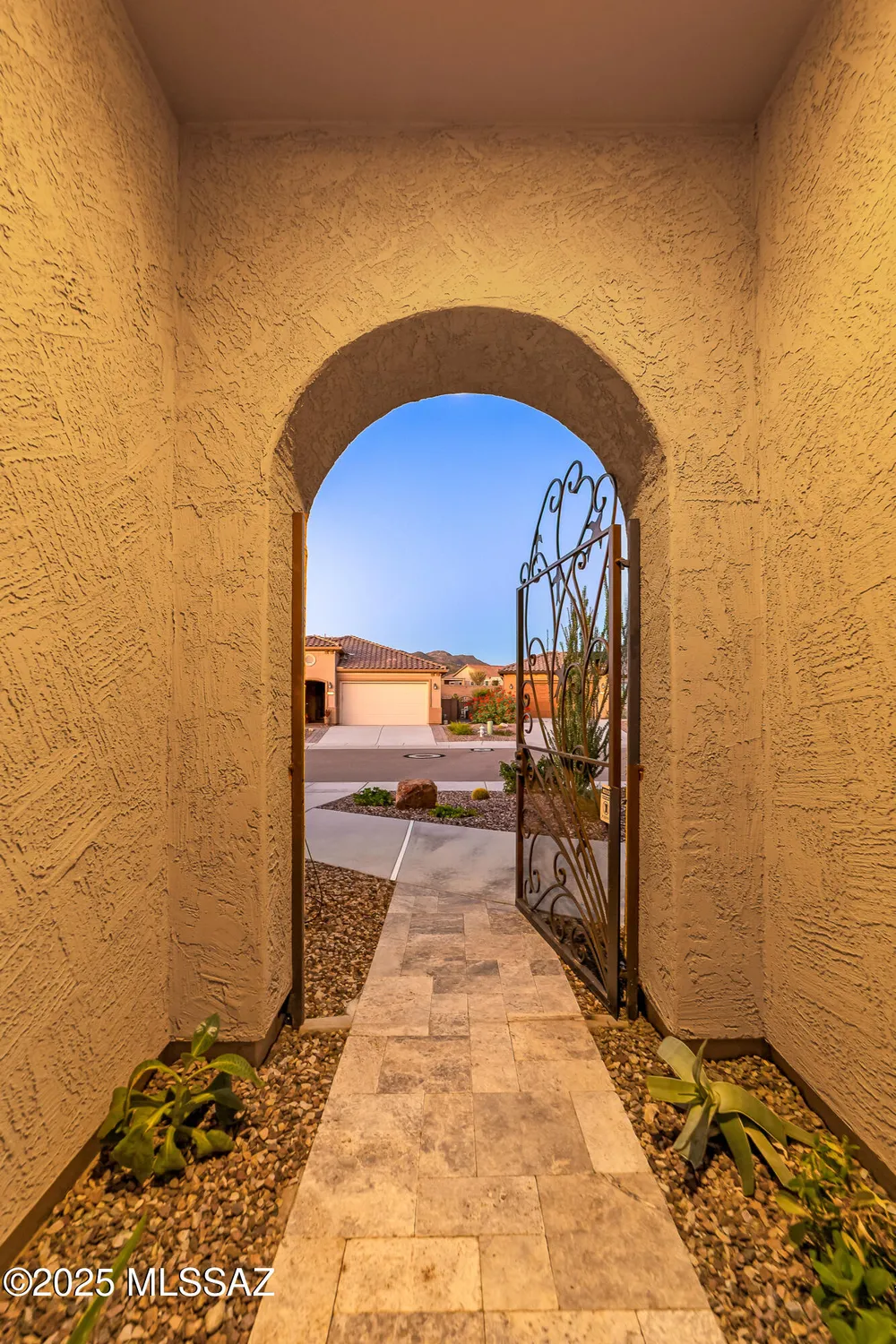 Property Slideshow image 6 of 34 | 6805 w komo point trl, Marana, AZ, 85658