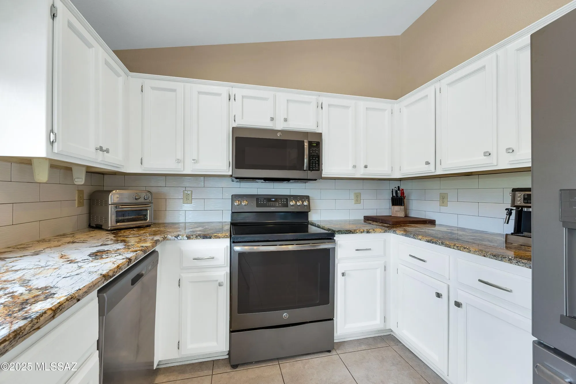 Property Slideshow image 16 of 50 | 35854 s wind crest dr, Tucson, AZ, 85739