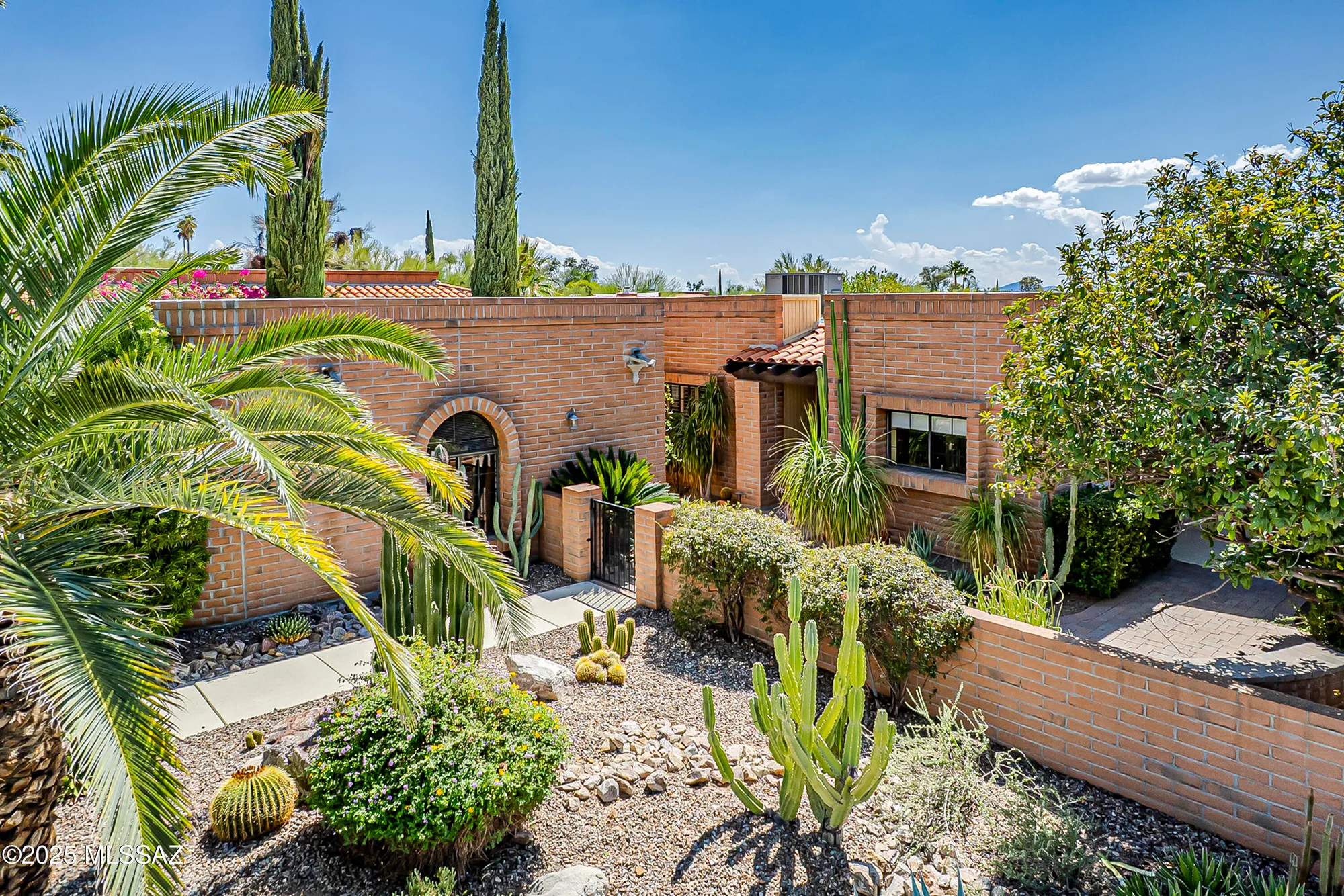 Property Slideshow image 1 of 46 | 1900 w ashbrook dr, Tucson, AZ, 85704
