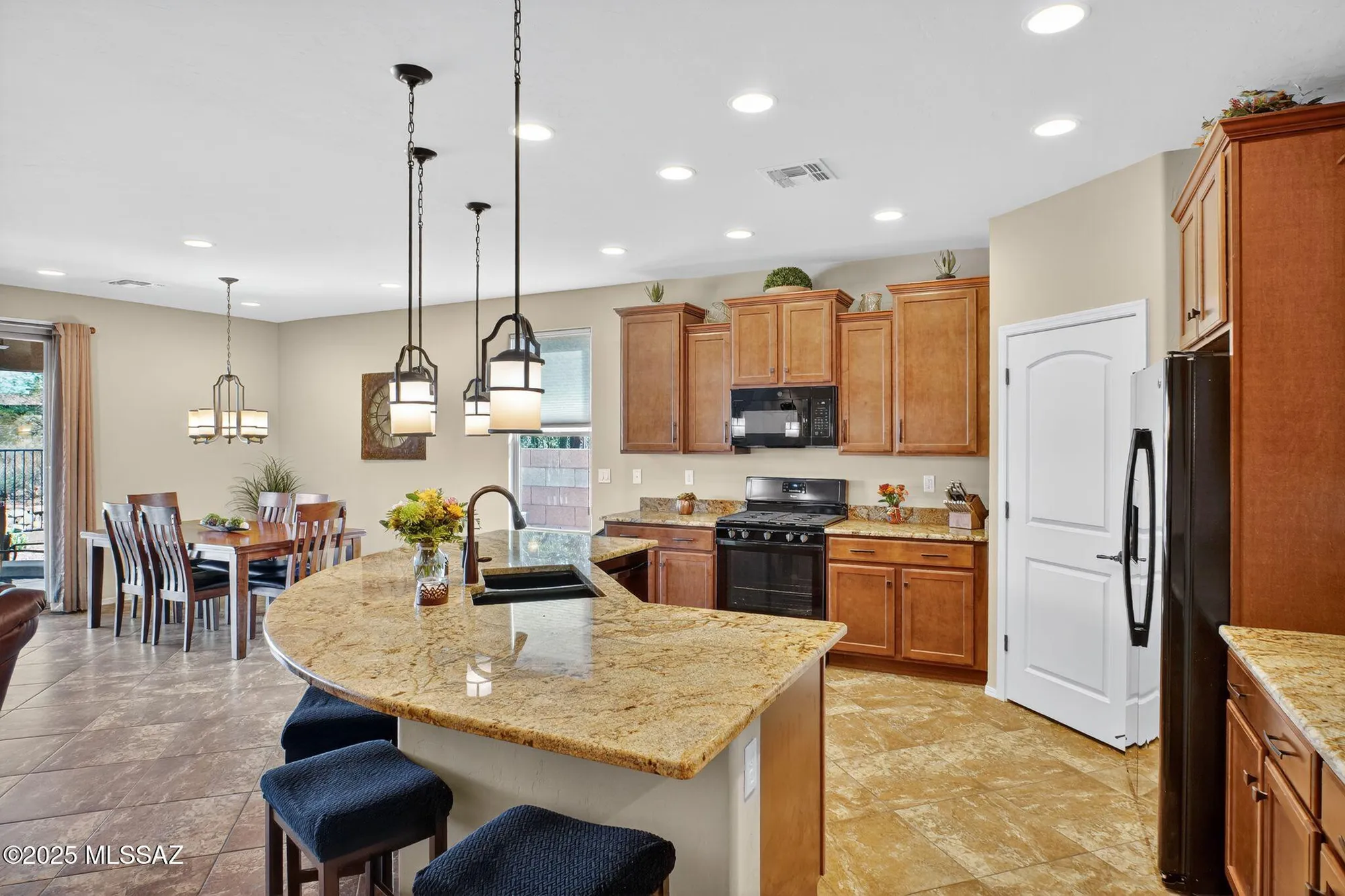 Property Slideshow image 8 of 51 | 14049 e barouche dr, Vail, AZ, 85641