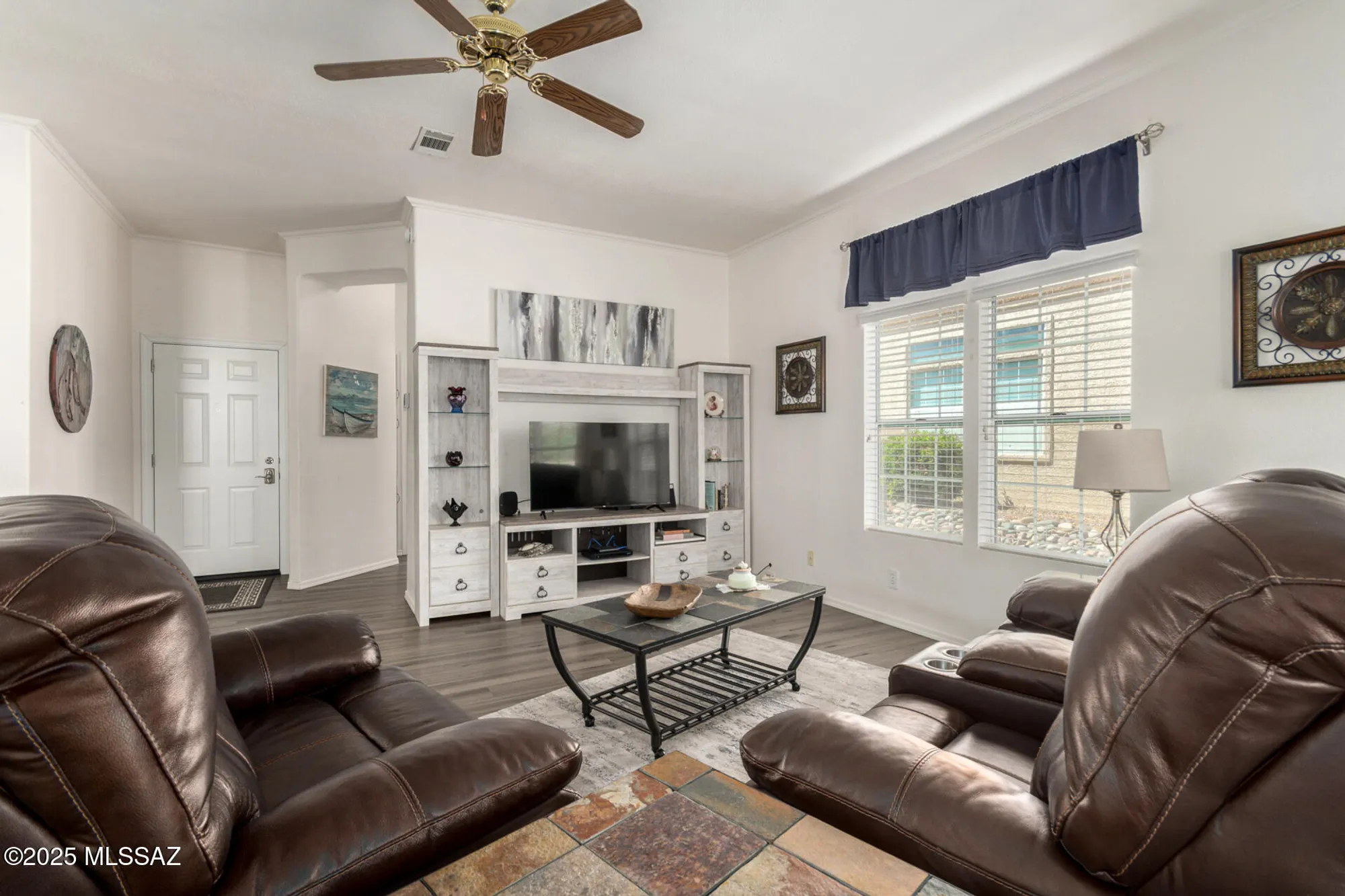 Property Slideshow image 3 of 22 | 554 w parkwood ct, Green Valley, AZ, 85614