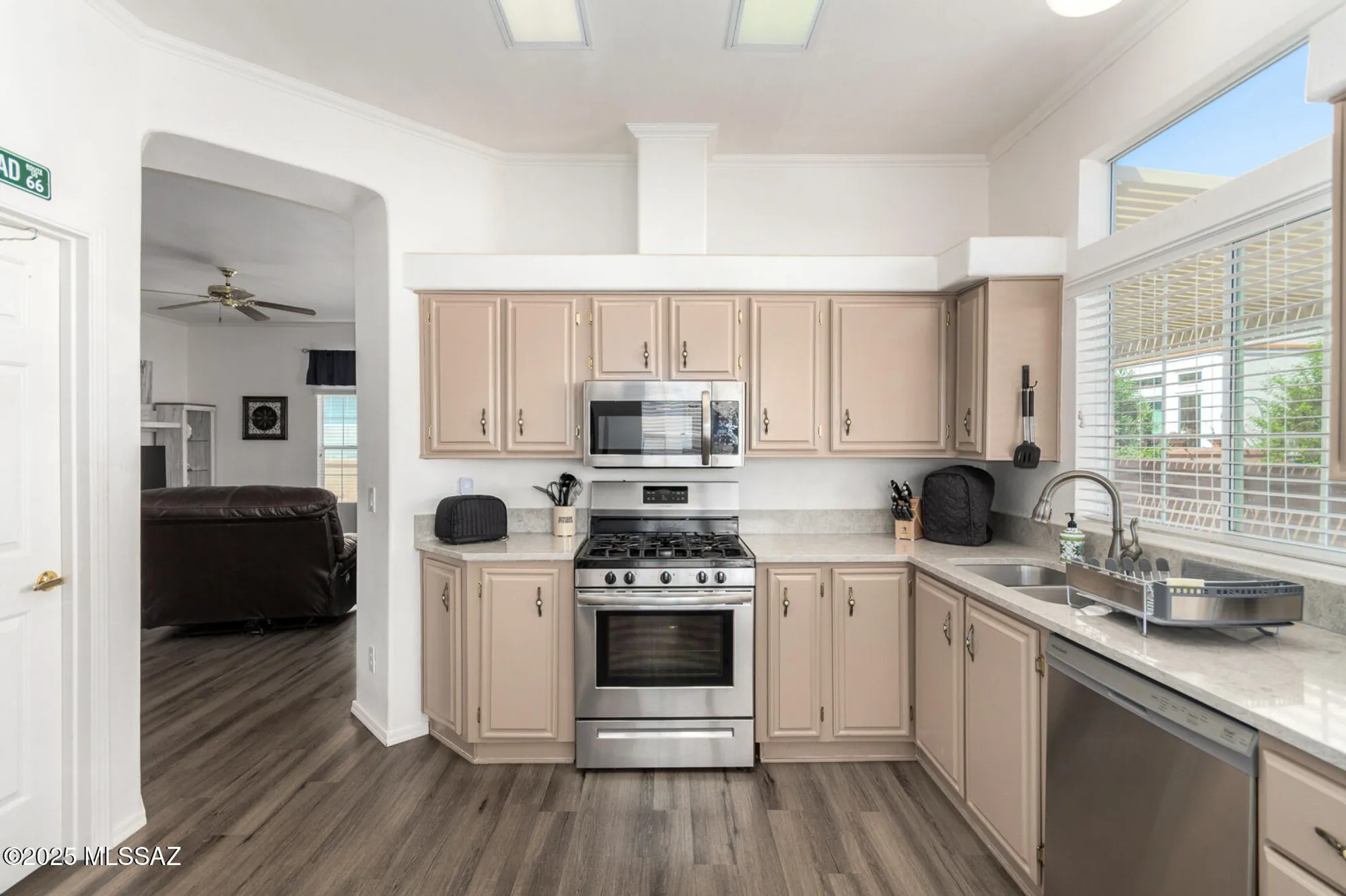 Property Slideshow image 8 of 22 | 554 w parkwood ct, Green Valley, AZ, 85614