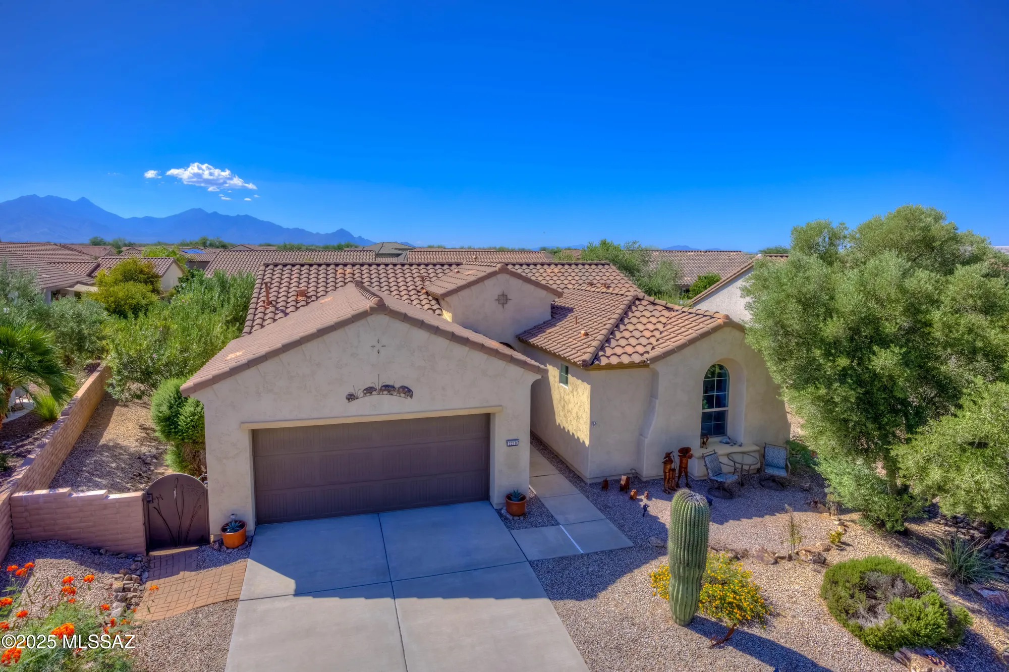 Property Slideshow image 1 of 41 | 2210 e eager dr, Green Valley, AZ, 85614