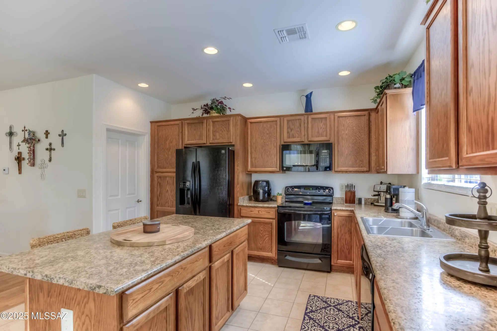 Property Slideshow image 14 of 41 | 2210 e eager dr, Green Valley, AZ, 85614