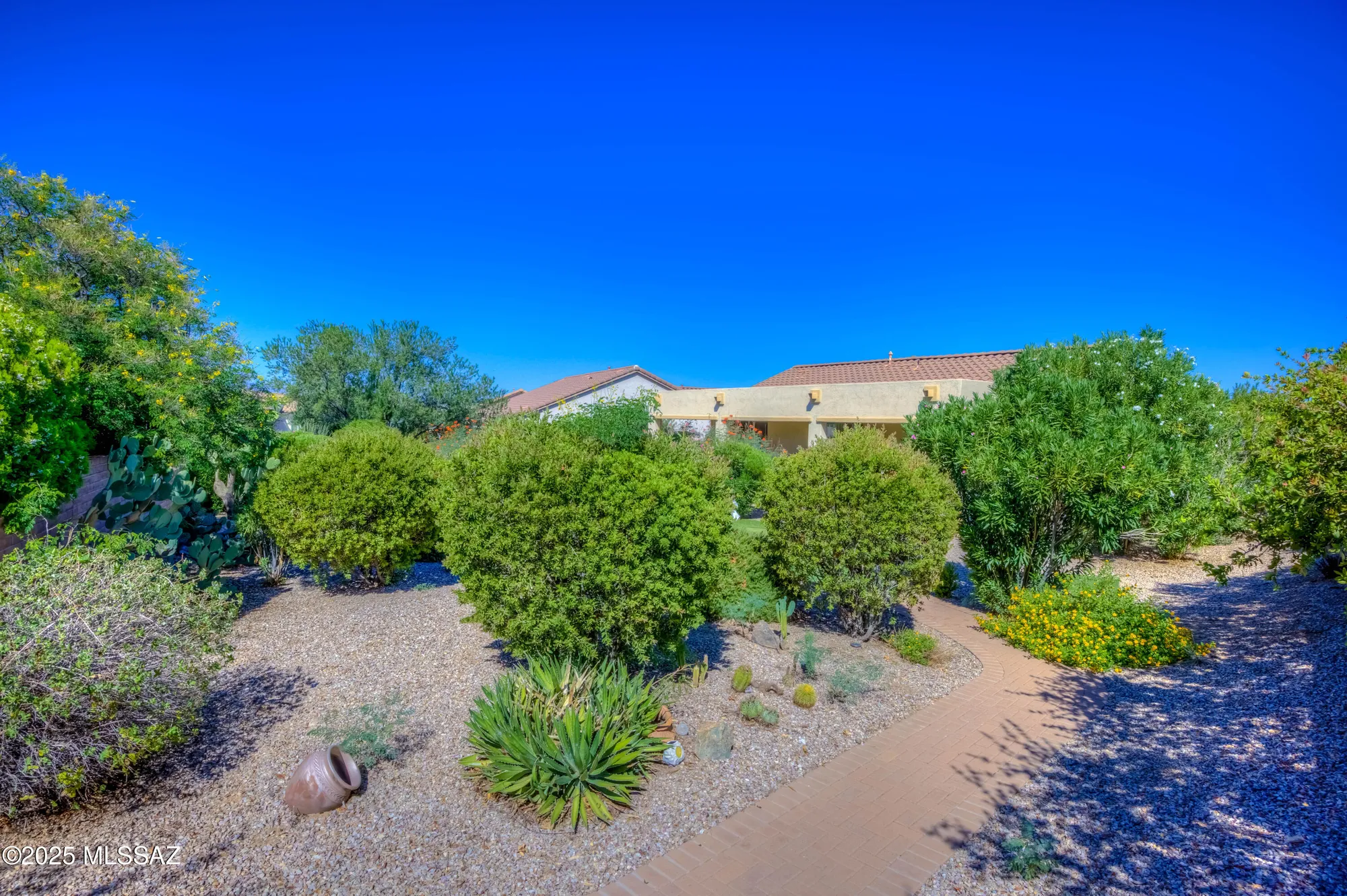 Property Slideshow image 32 of 41 | 2210 e eager dr, Green Valley, AZ, 85614