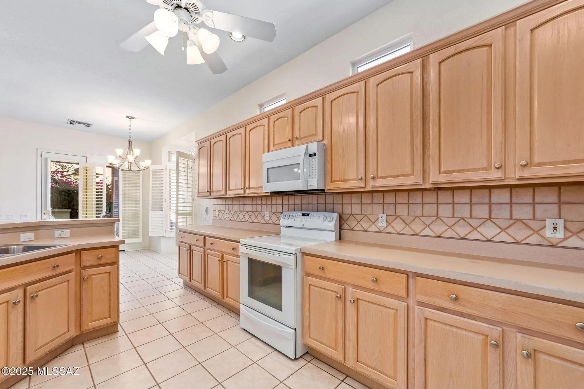 Property Slideshow image 9 of 30 | 13122 n rivercane loop, Marana, AZ, 85658