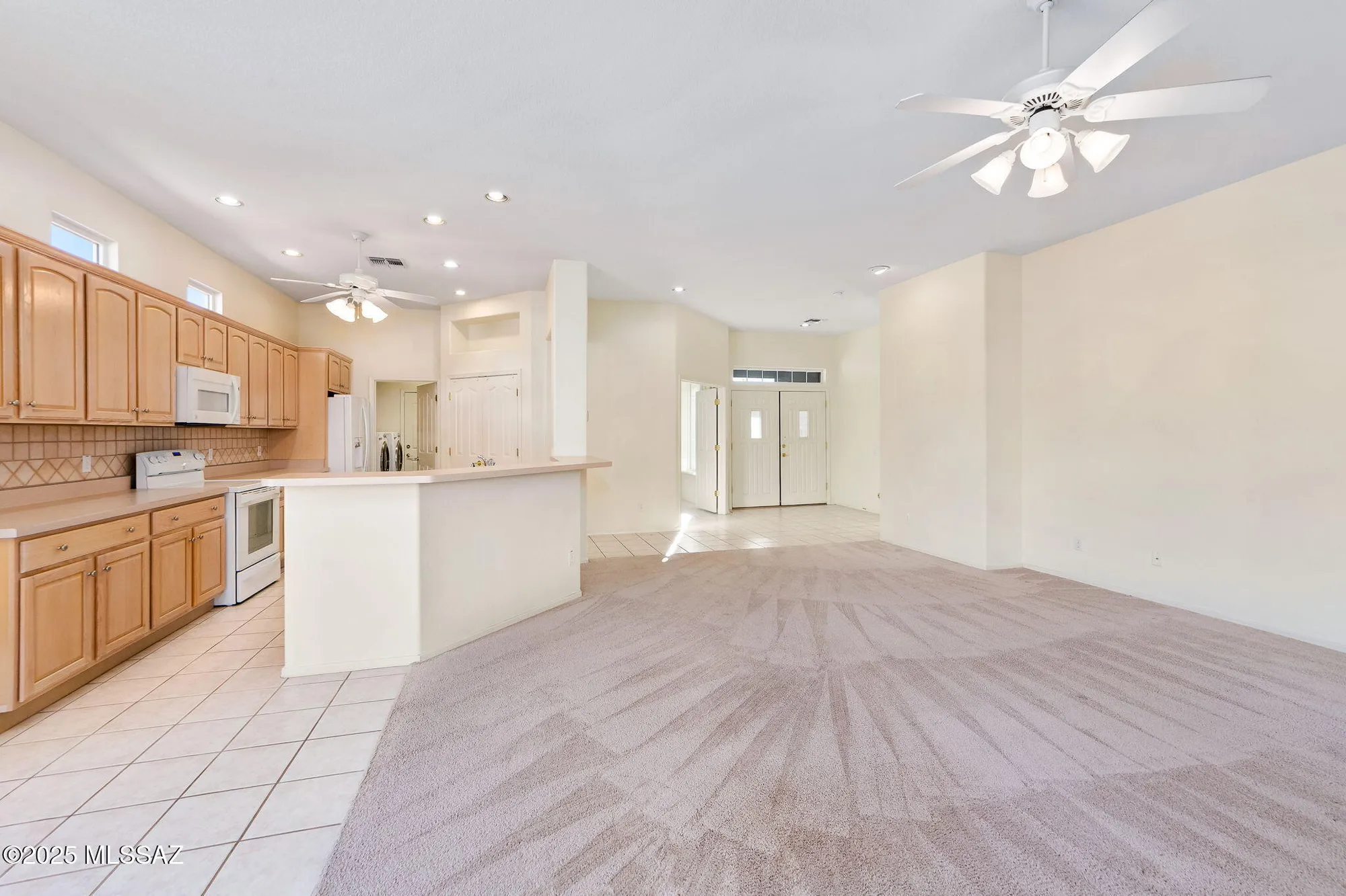 Property Slideshow image 8 of 30 | 13122 n rivercane loop, Marana, AZ, 85658