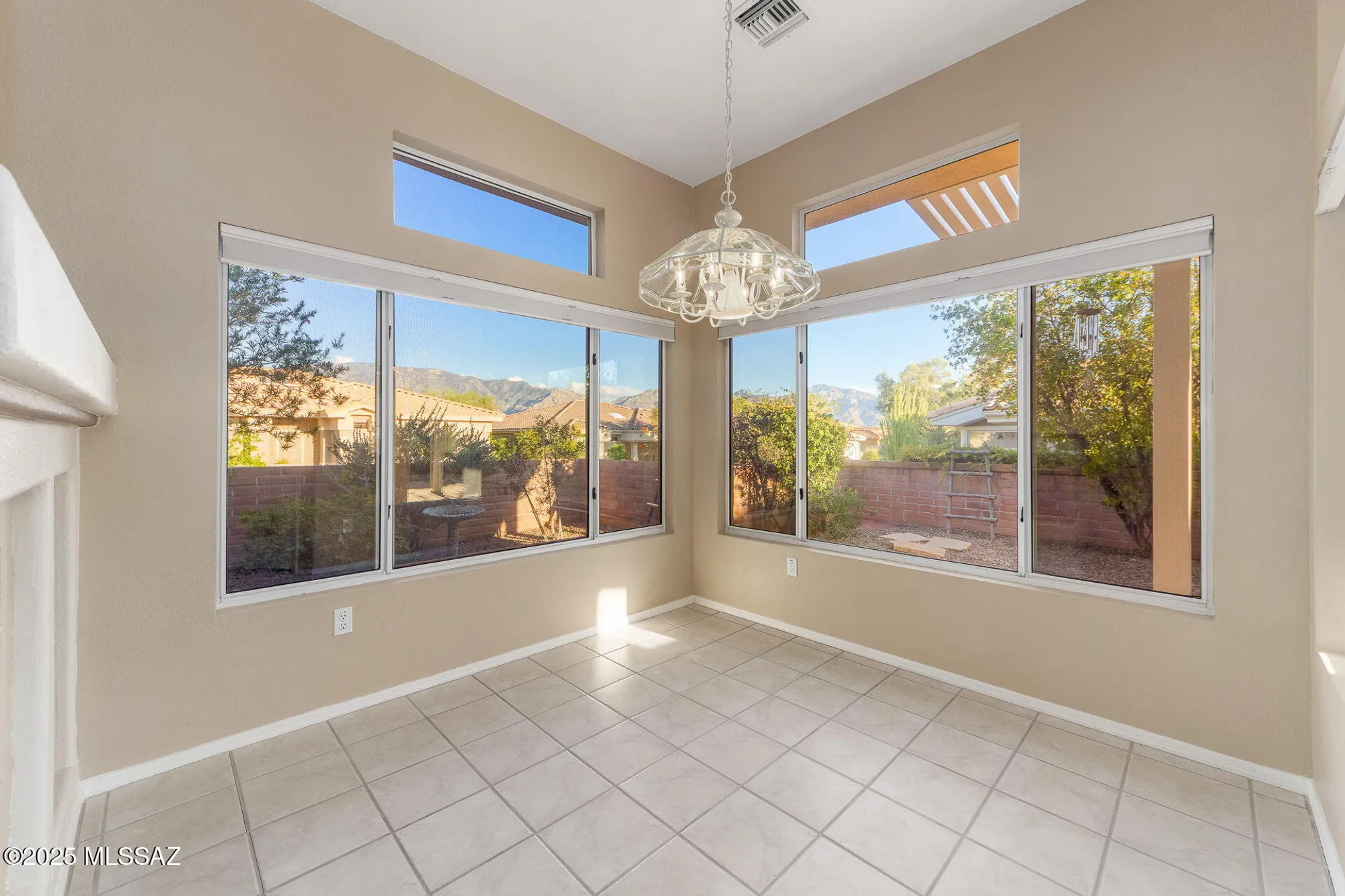 Property Slideshow image 16 of 50 | 1848 e crown ridge way, Oro Valley, AZ, 85755