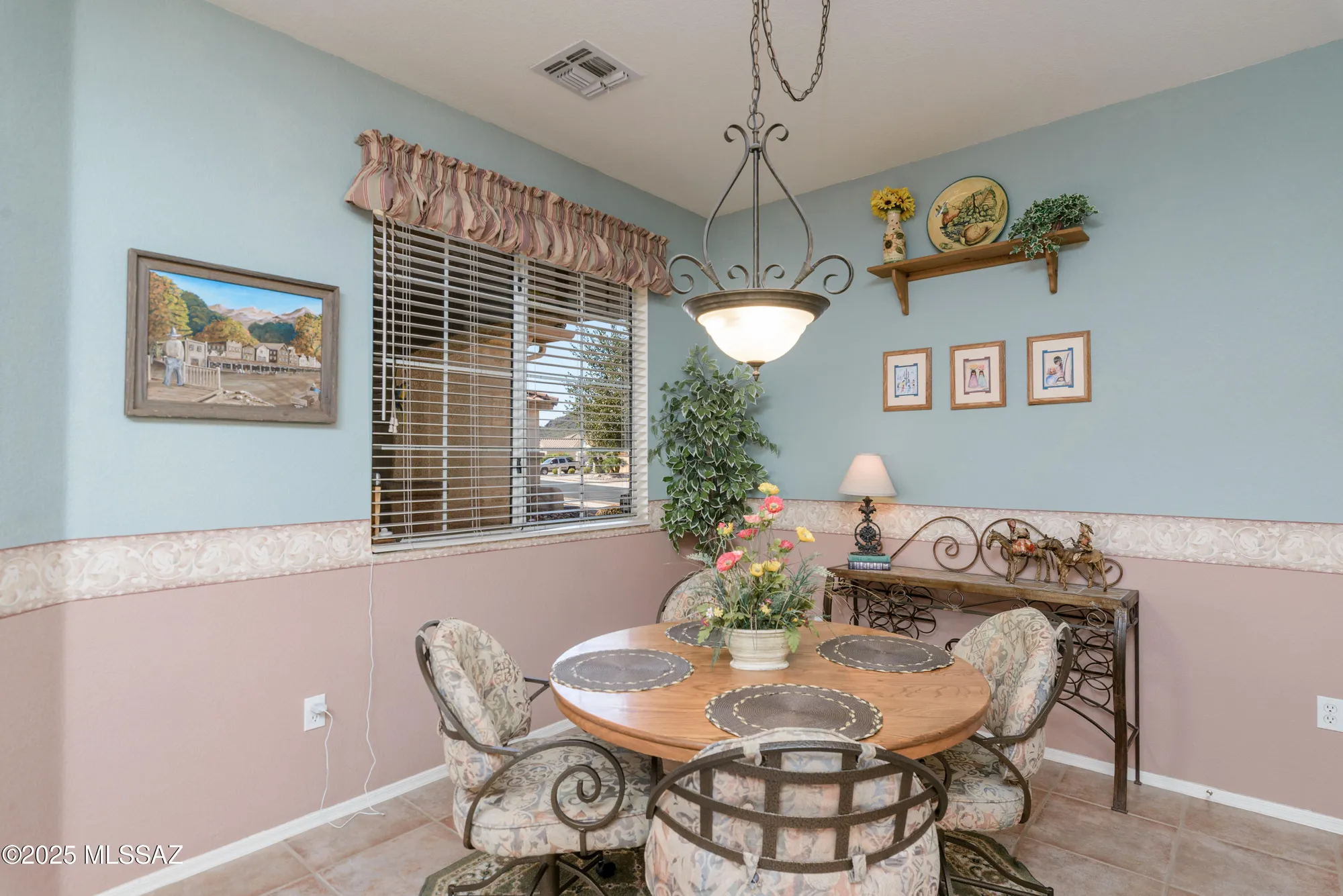 Property Slideshow image 7 of 32 | 9518 n twinkling shadows way, Tucson, AZ, 85743