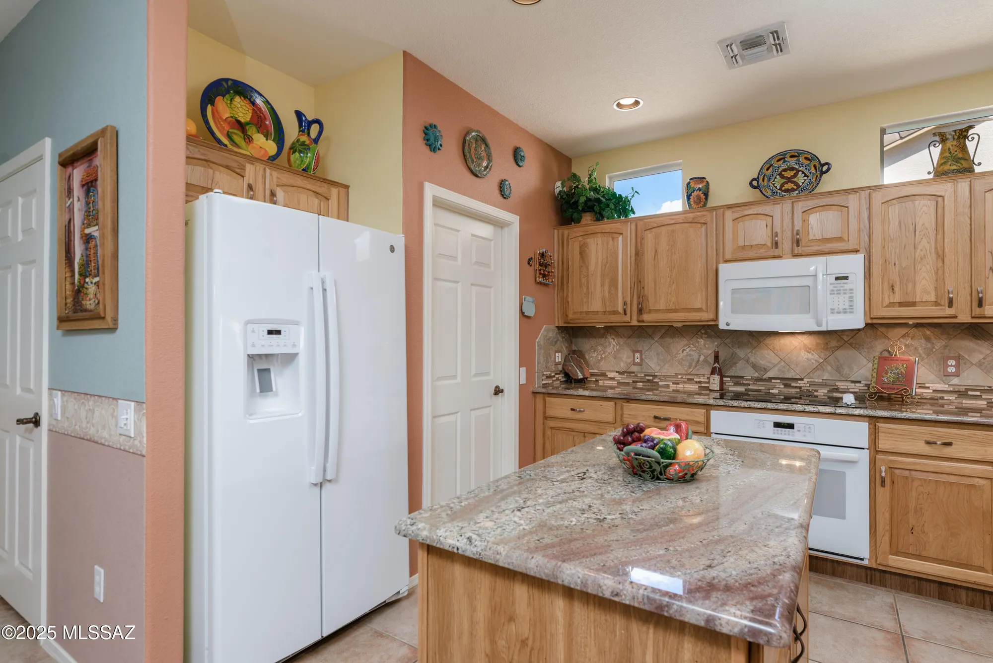 Property Slideshow image 8 of 32 | 9518 n twinkling shadows way, Tucson, AZ, 85743