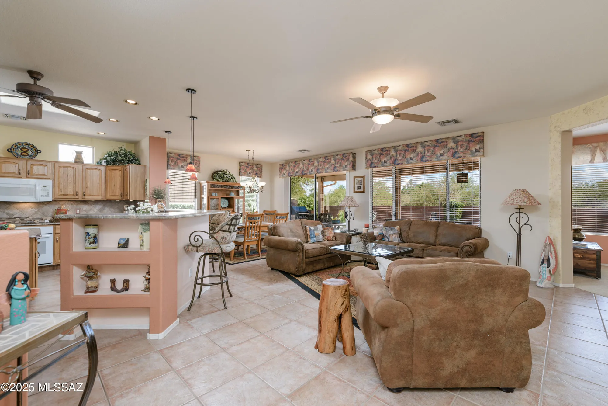 Property Slideshow image 10 of 32 | 9518 n twinkling shadows way, Tucson, AZ, 85743