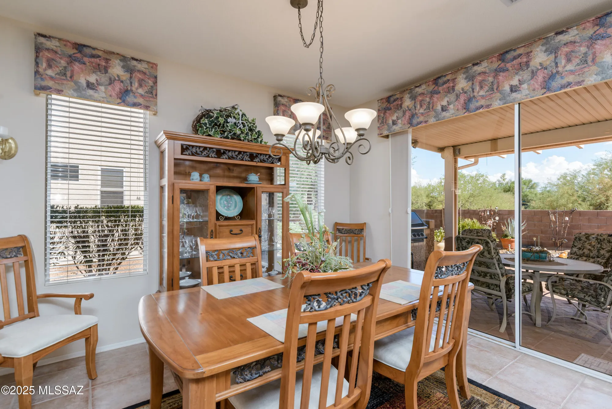 Property Slideshow image 11 of 32 | 9518 n twinkling shadows way, Tucson, AZ, 85743