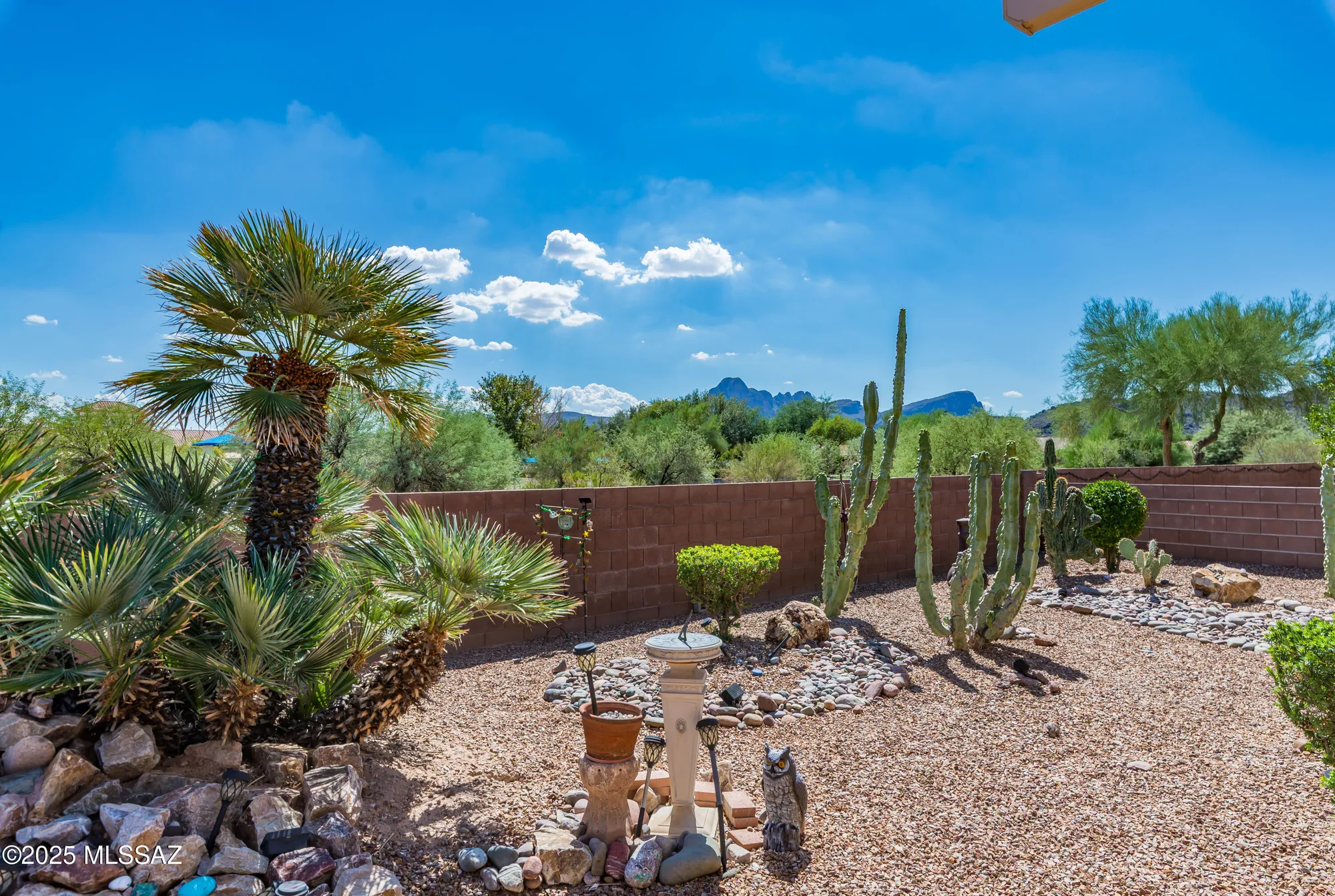 Property Slideshow image 22 of 32 | 9518 n twinkling shadows way, Tucson, AZ, 85743