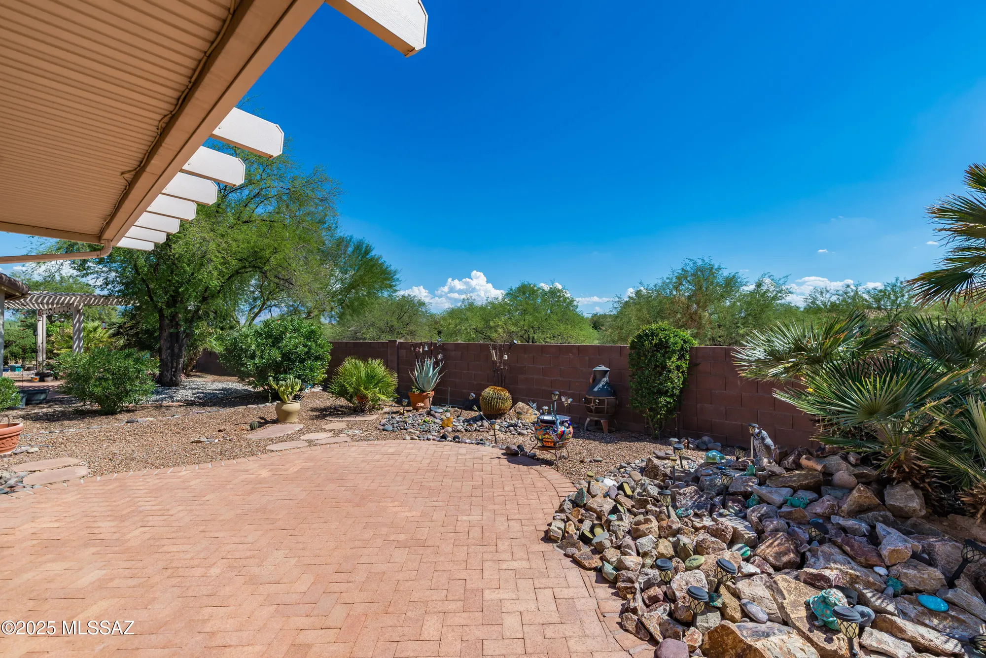 Property Slideshow image 23 of 32 | 9518 n twinkling shadows way, Tucson, AZ, 85743