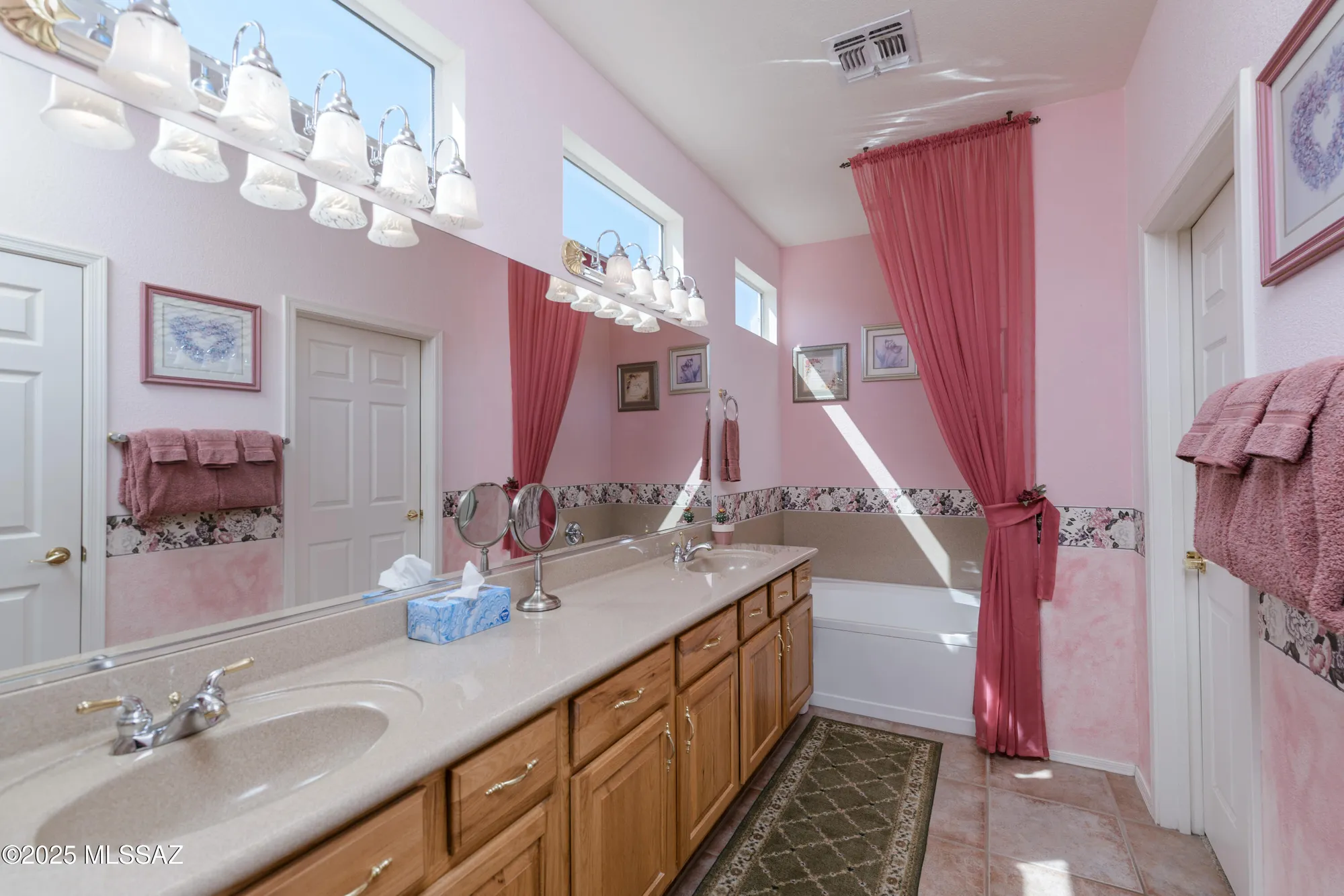 Property Slideshow image 18 of 32 | 9518 n twinkling shadows way, Tucson, AZ, 85743
