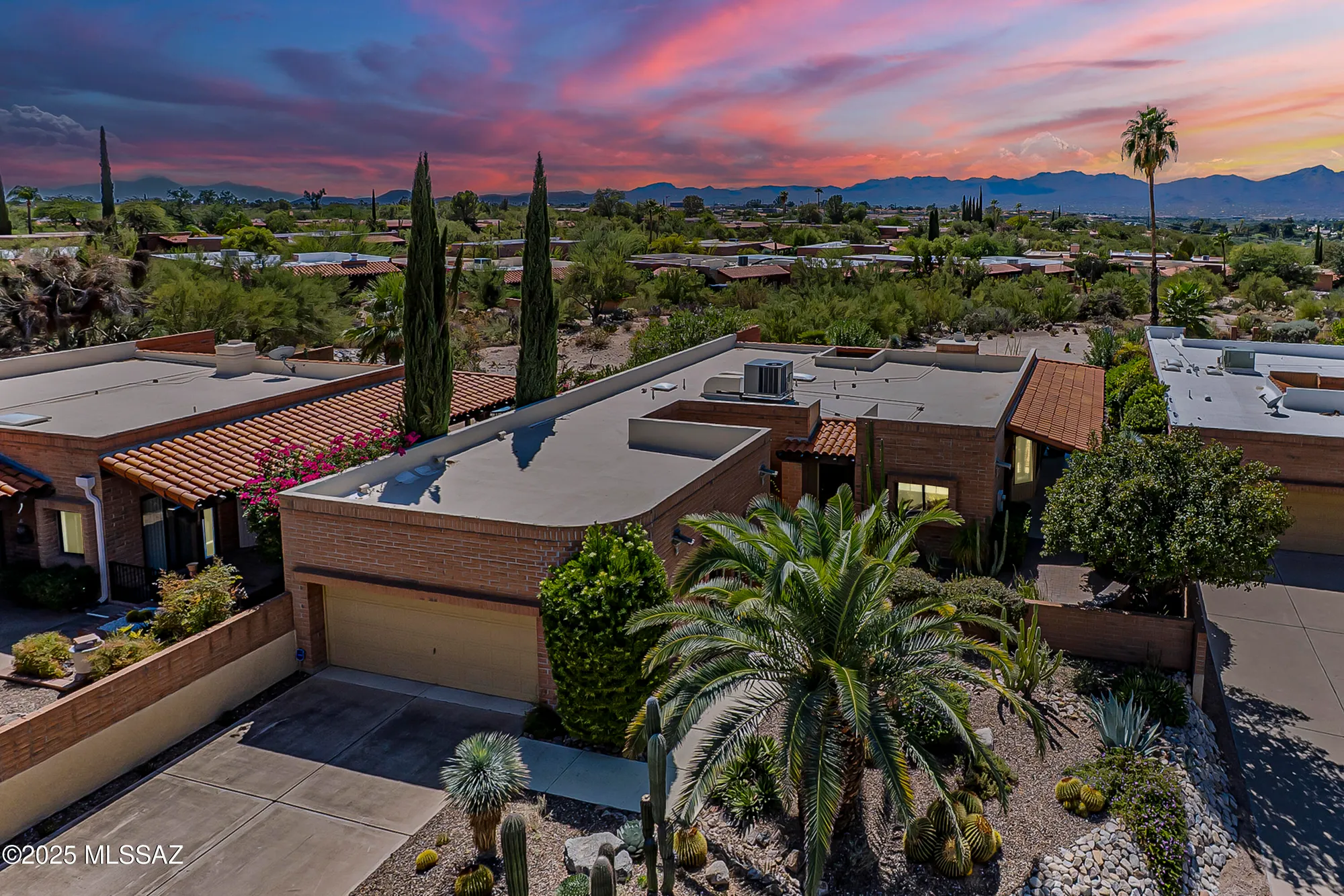 Property Slideshow image 3 of 46 | 1900 w ashbrook dr, Tucson, AZ, 85704