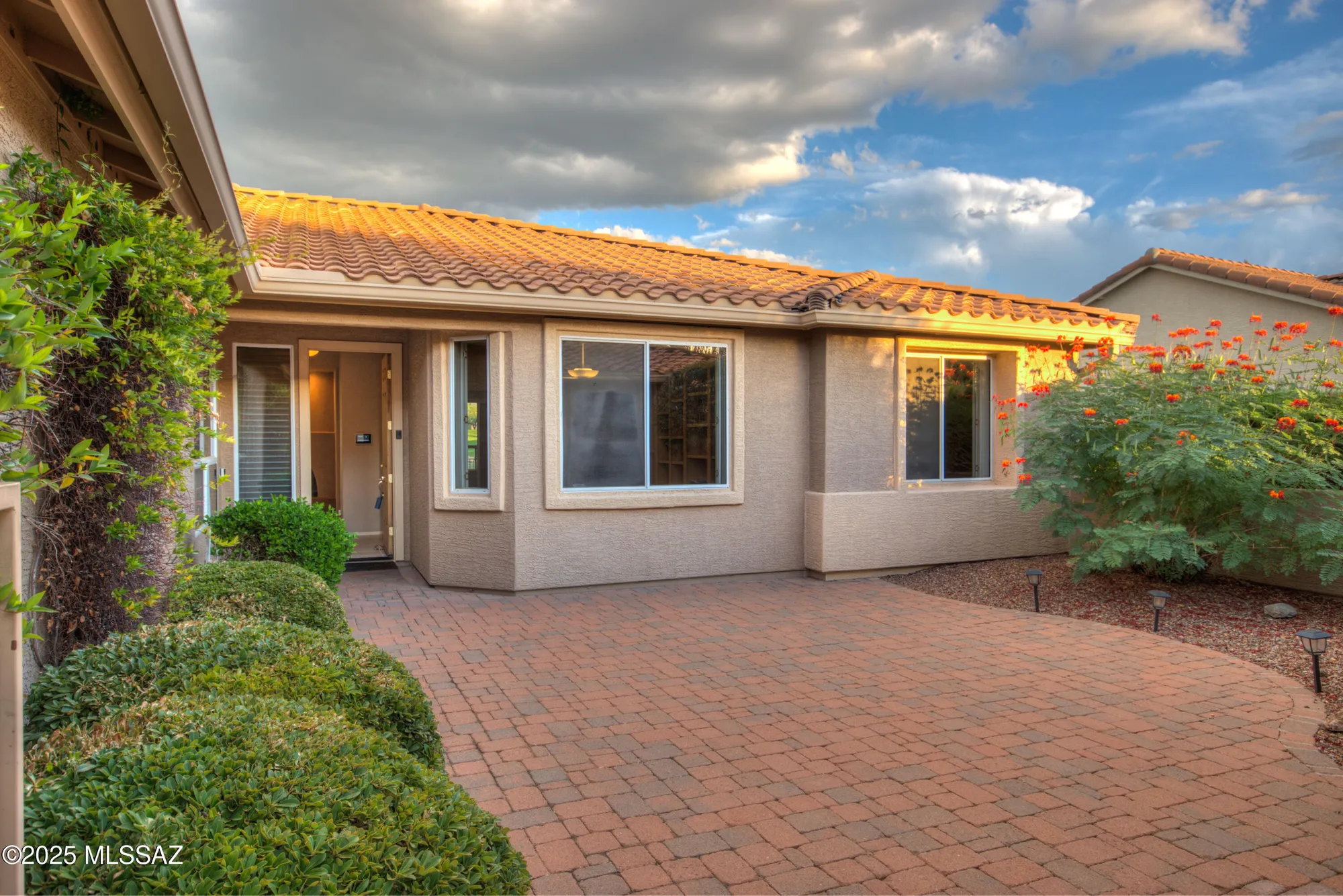 Property Slideshow image 3 of 51 | 1264 n sun catcher way, Green Valley, AZ, 85614