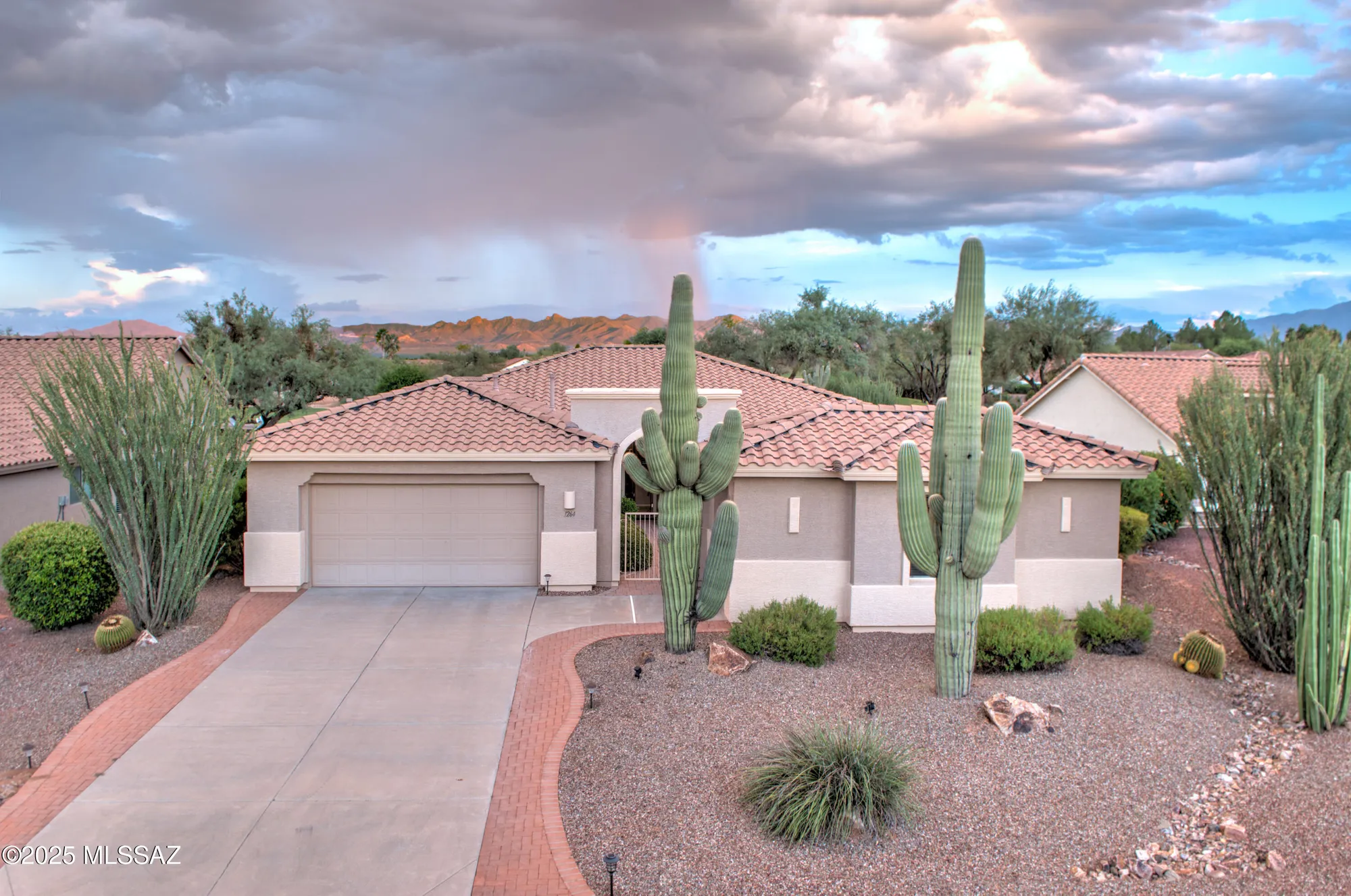 Property Slideshow image 2 of 51 | 1264 n sun catcher way, Green Valley, AZ, 85614