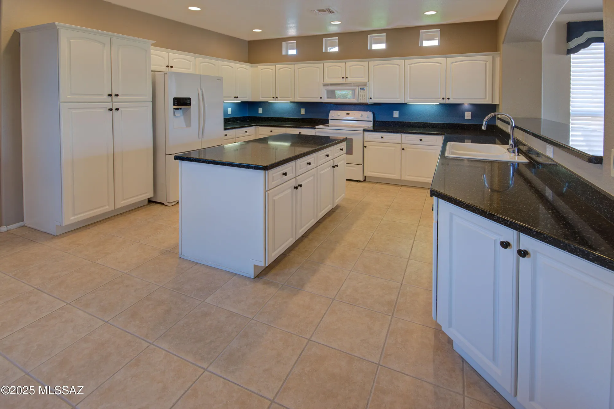 Property Slideshow image 13 of 51 | 1264 n sun catcher way, Green Valley, AZ, 85614