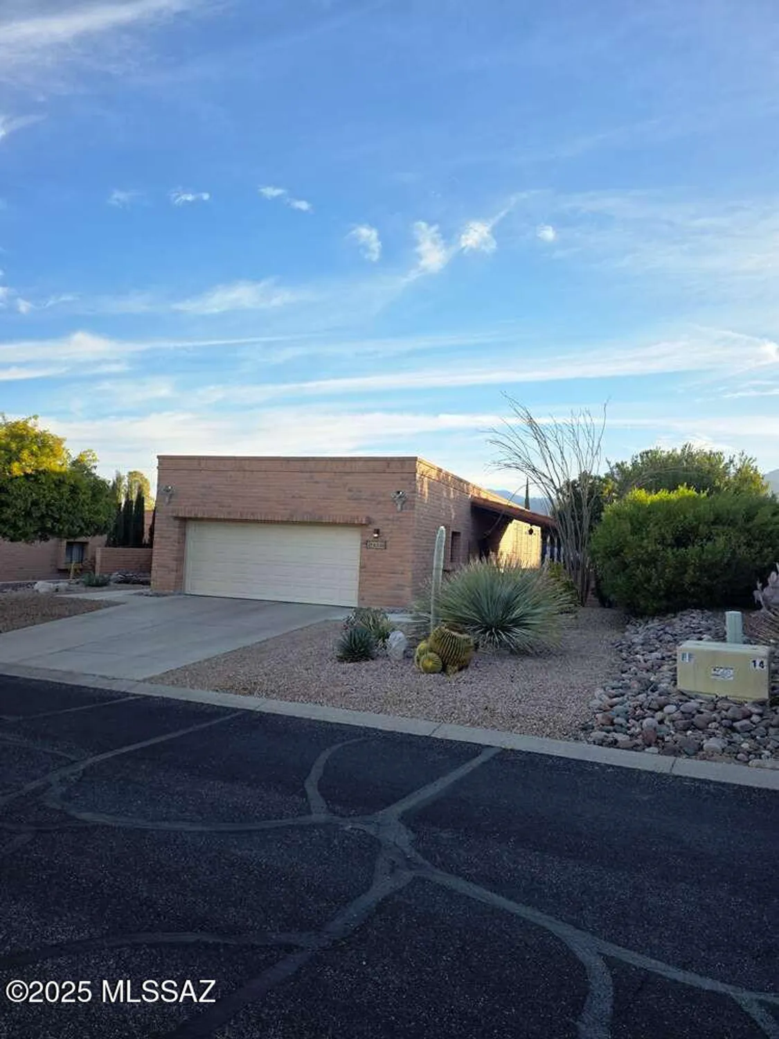 Property Slideshow image 1 of 32 | 8596 n coral ridge loop, Tucson, AZ, 85704