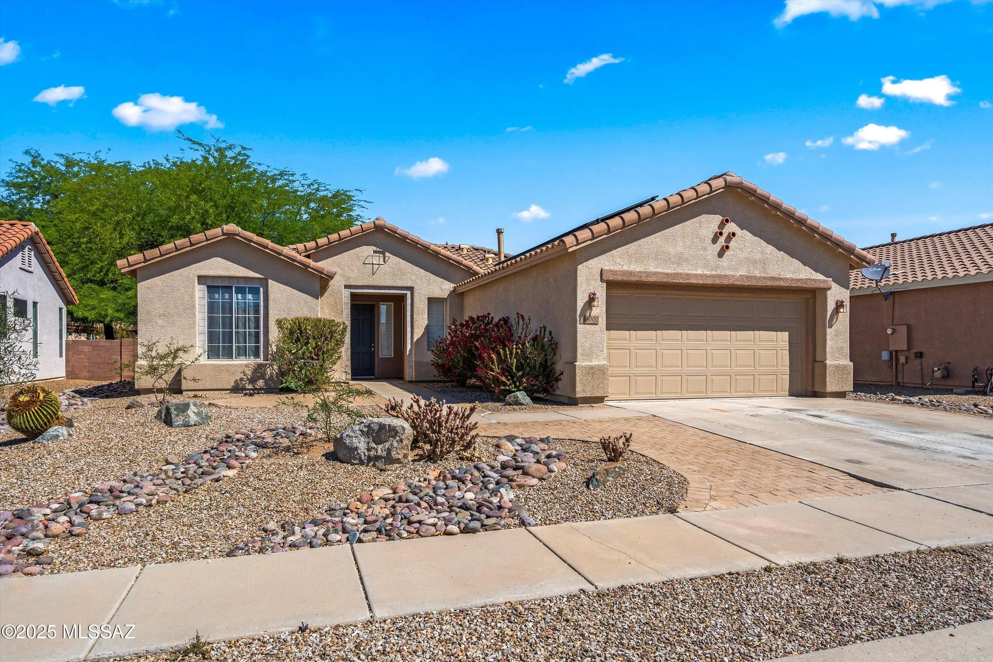 Property Slideshow image 1 of 51 | 8000 w blue heron way, Tucson, AZ, 85743