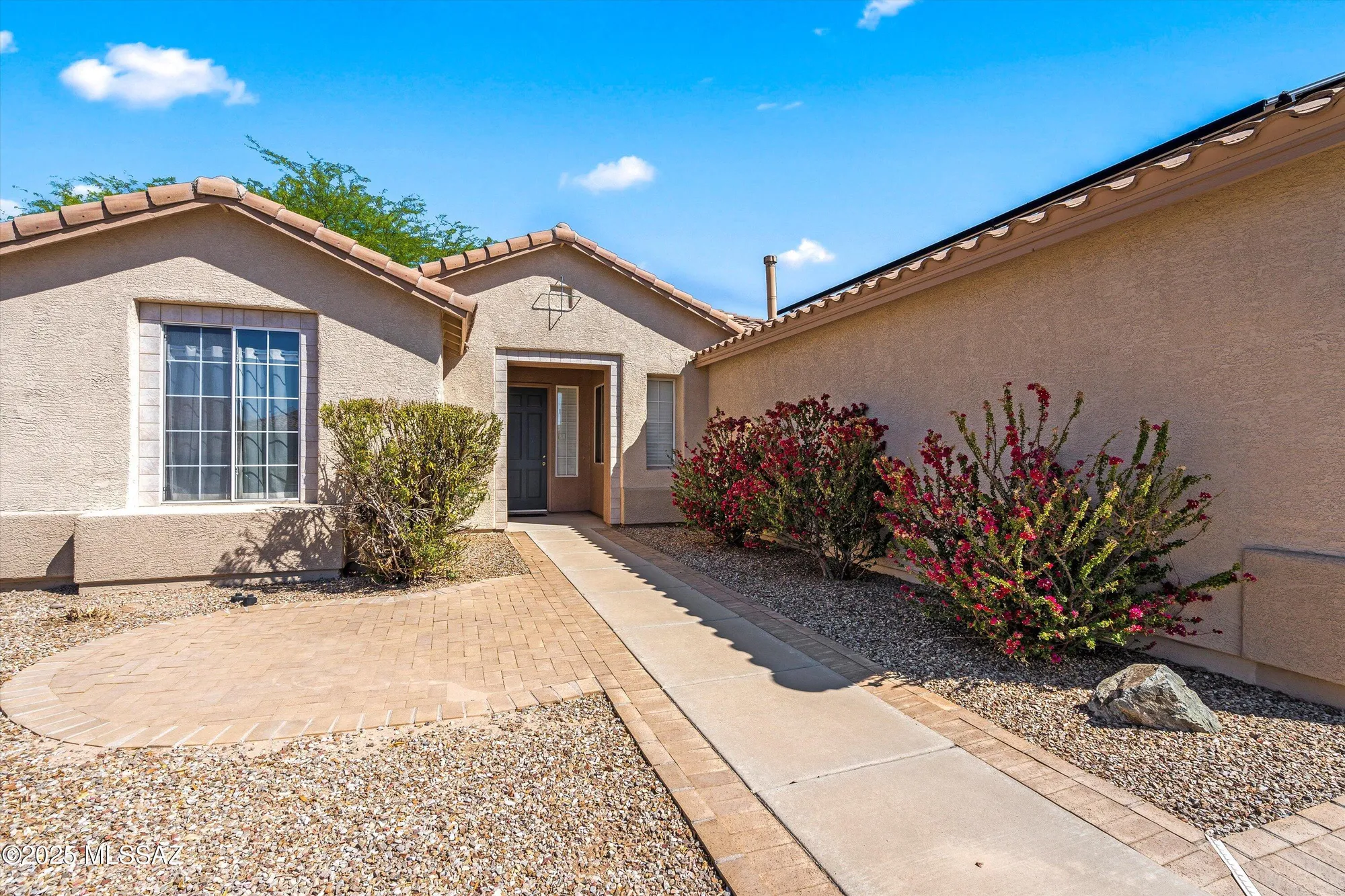 Property Slideshow image 6 of 51 | 8000 w blue heron way, Tucson, AZ, 85743