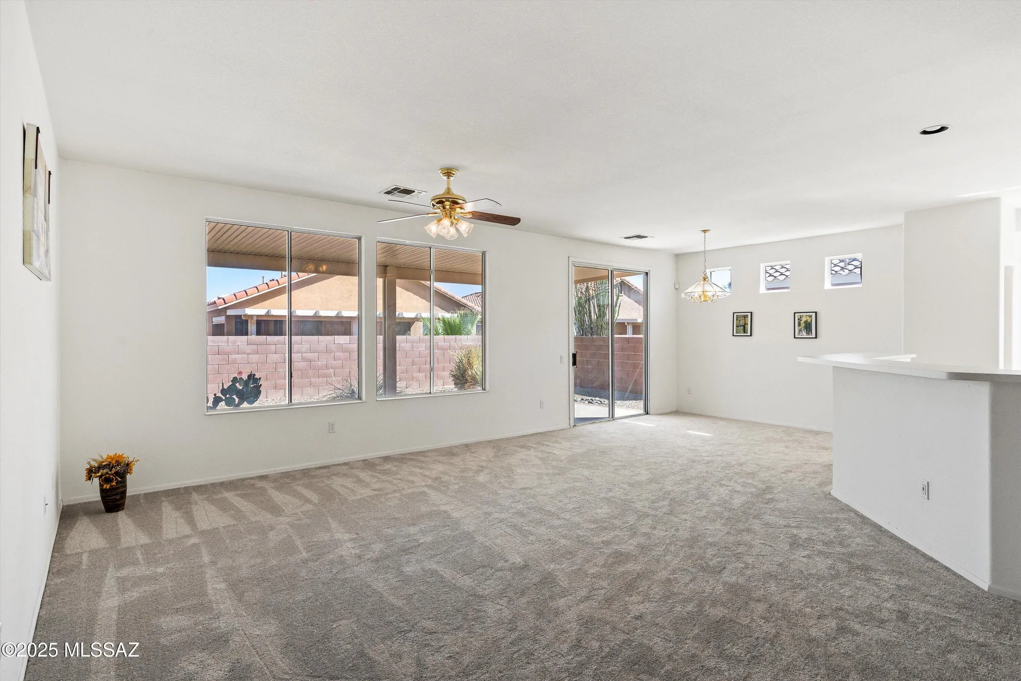 Property Slideshow image 10 of 51 | 8000 w blue heron way, Tucson, AZ, 85743