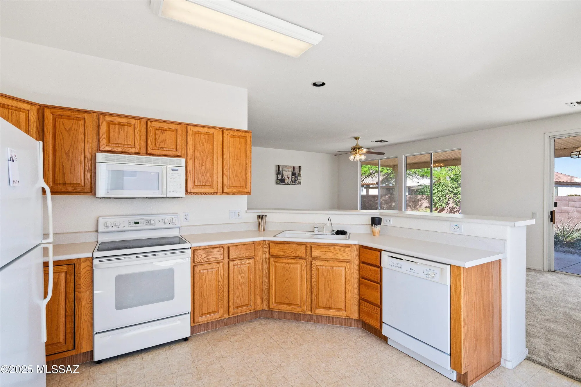 Property Slideshow image 16 of 51 | 8000 w blue heron way, Tucson, AZ, 85743