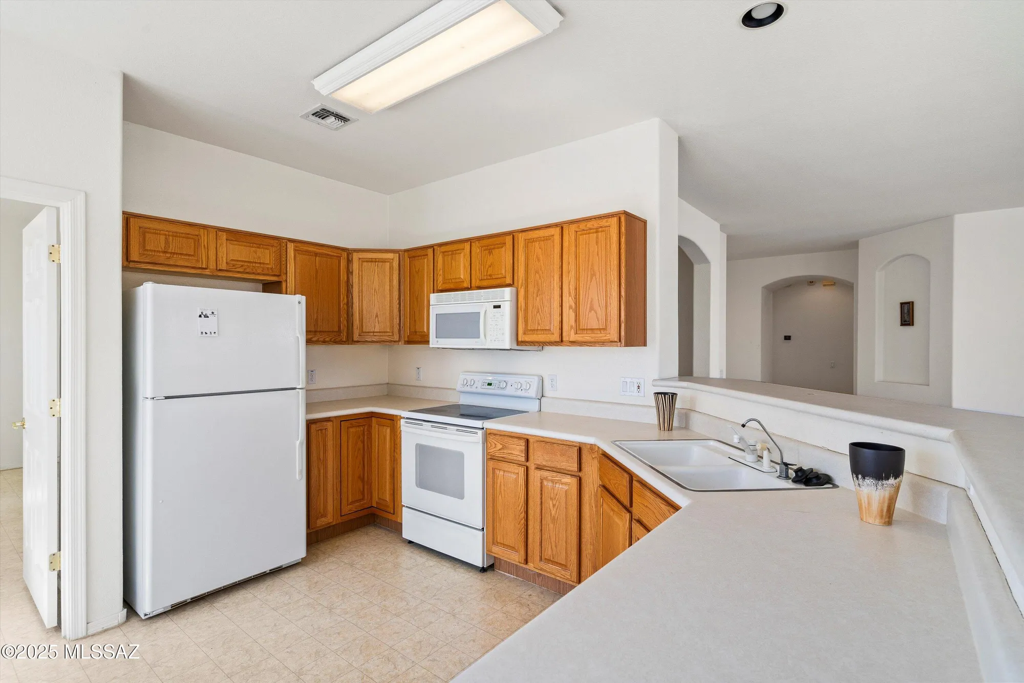 Property Slideshow image 2 of 51 | 8000 w blue heron way, Tucson, AZ, 85743