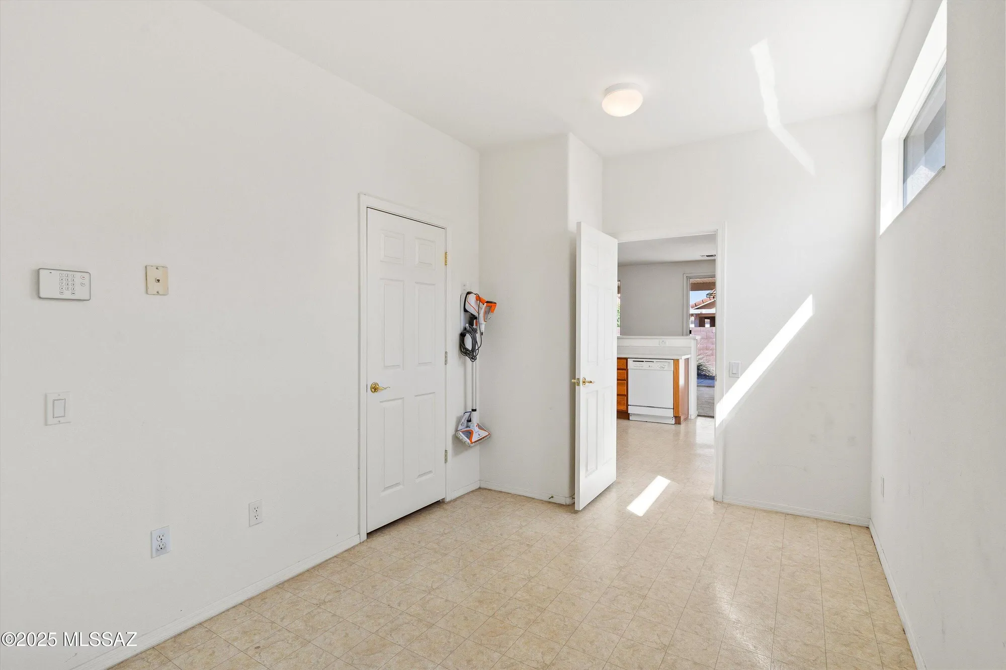 Property Slideshow image 30 of 51 | 8000 w blue heron way, Tucson, AZ, 85743