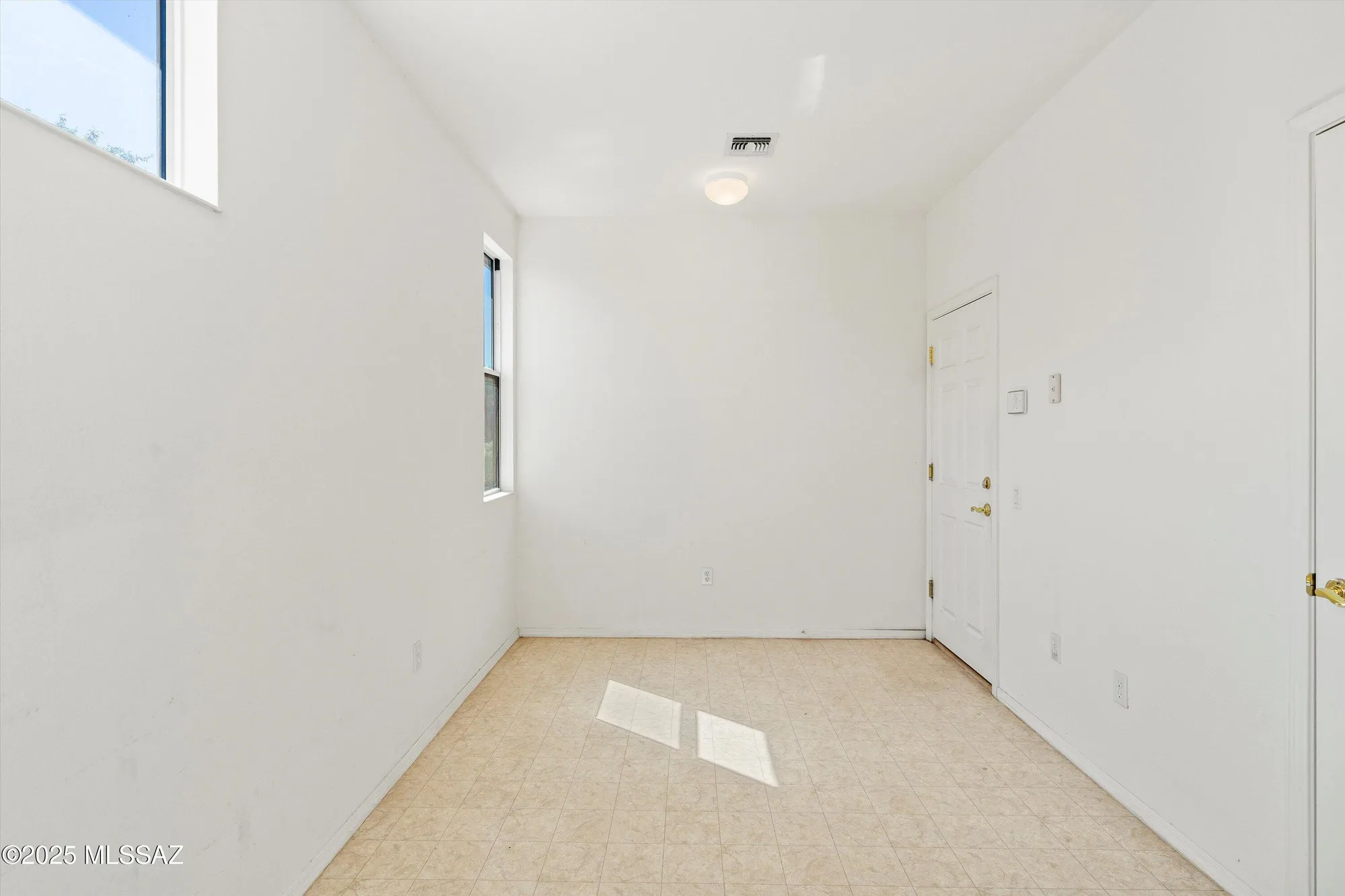 Property Slideshow image 31 of 51 | 8000 w blue heron way, Tucson, AZ, 85743