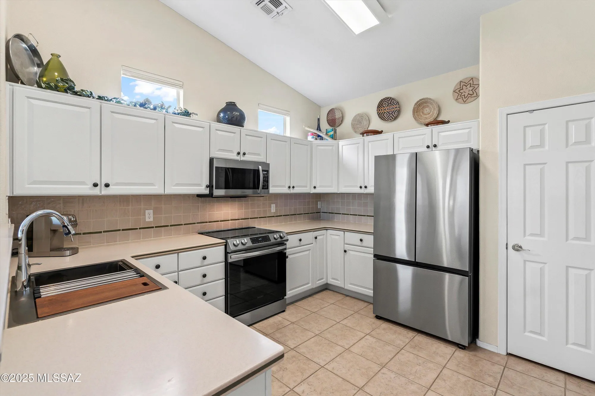 Property Slideshow image 9 of 51 | 7973 w wandering spring way, Tucson, AZ, 85743