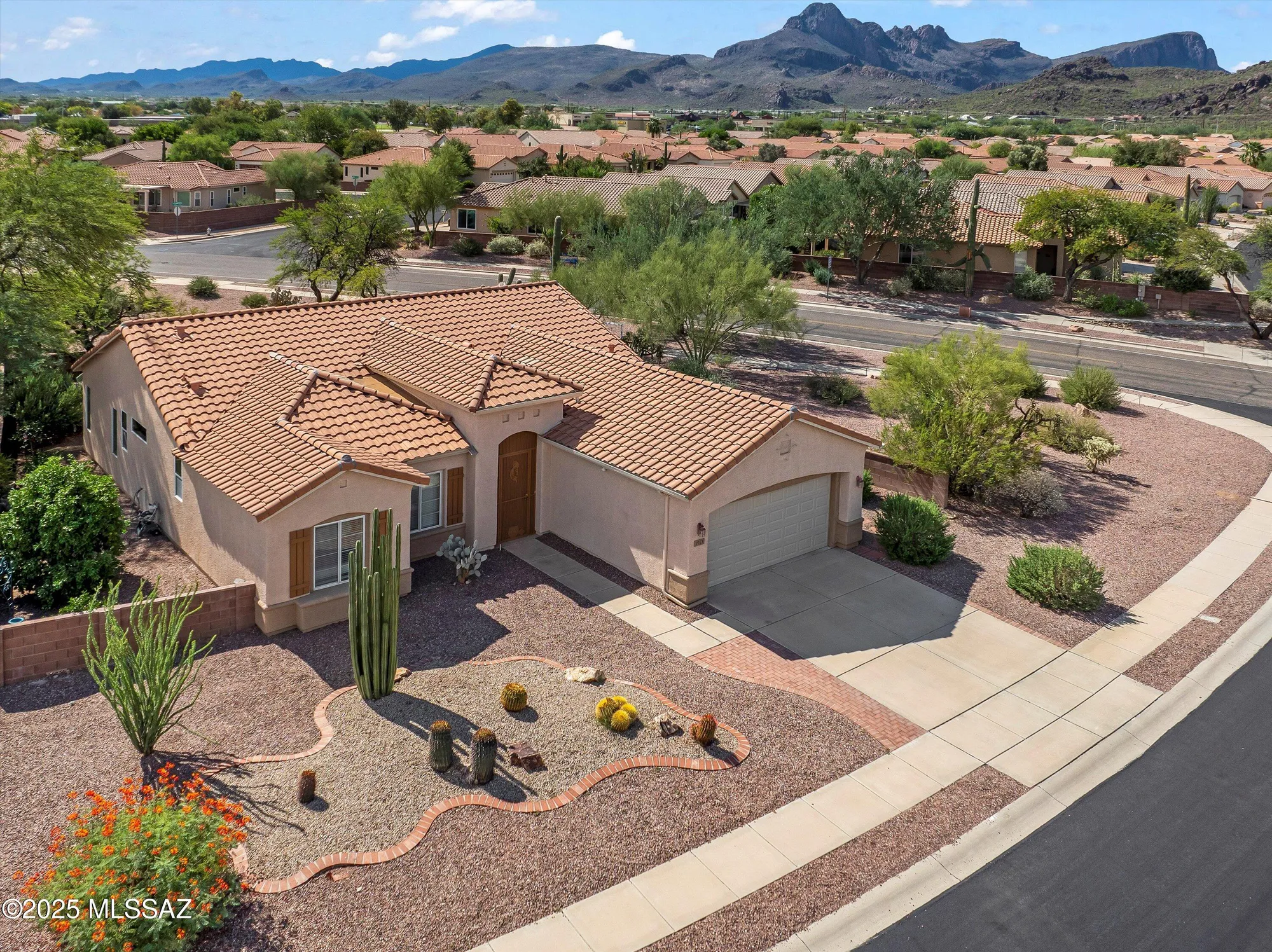 Property Slideshow image 1 of 51 | 7973 w wandering spring way, Tucson, AZ, 85743