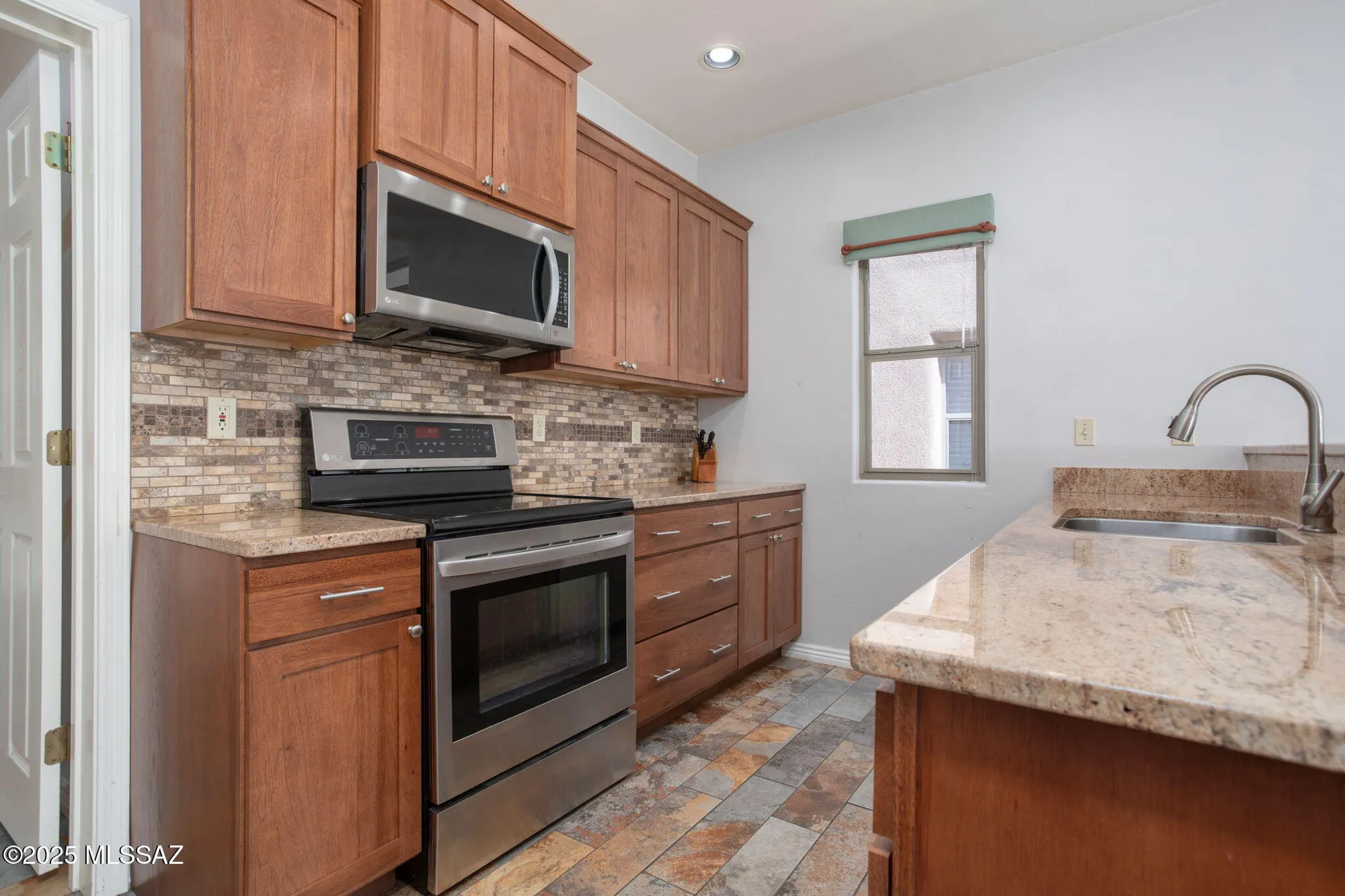 Property Slideshow image 15 of 34 | 3817 s camino del golfista, Green Valley, AZ, 85614