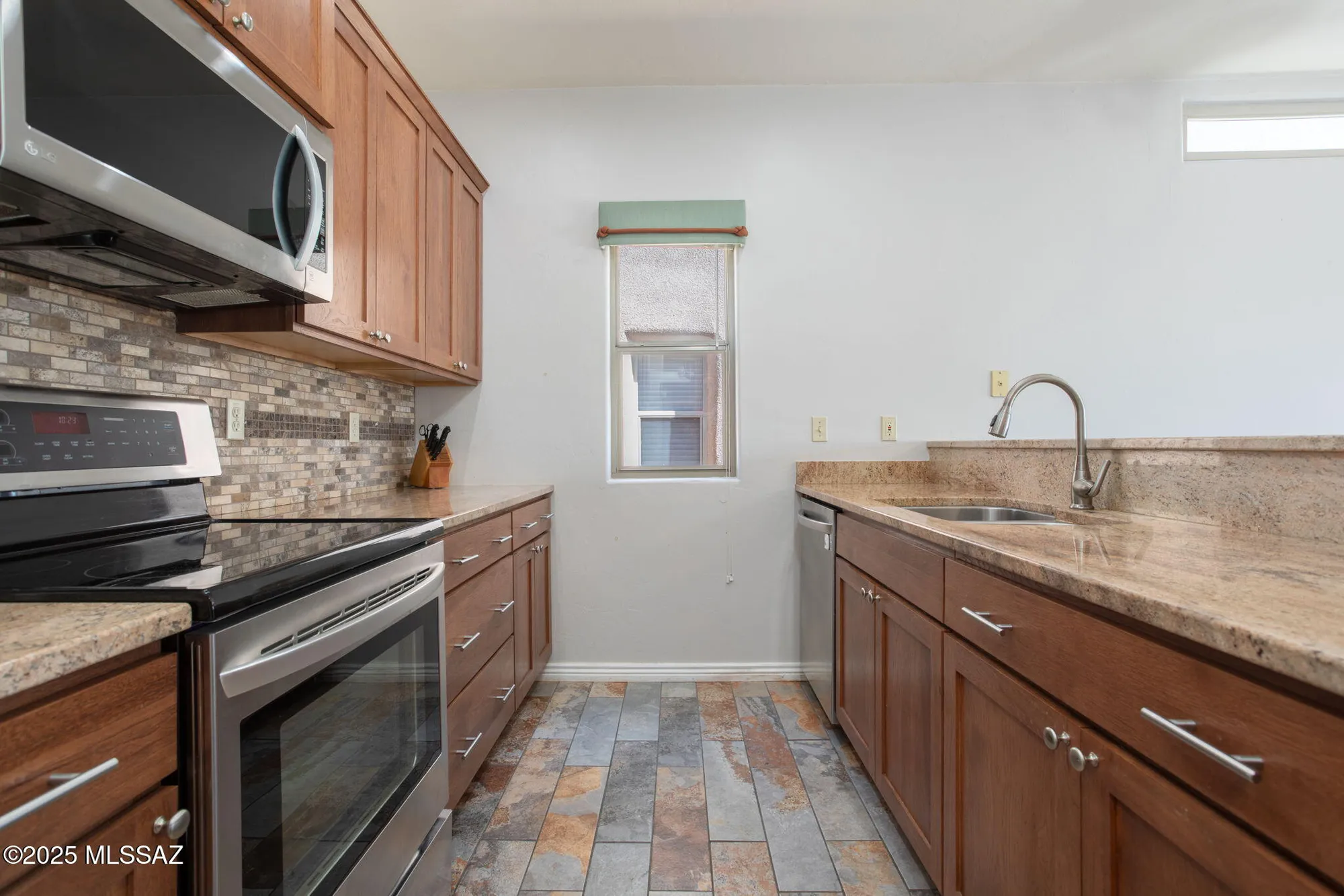 Property Slideshow image 13 of 34 | 3817 s camino del golfista, Green Valley, AZ, 85614