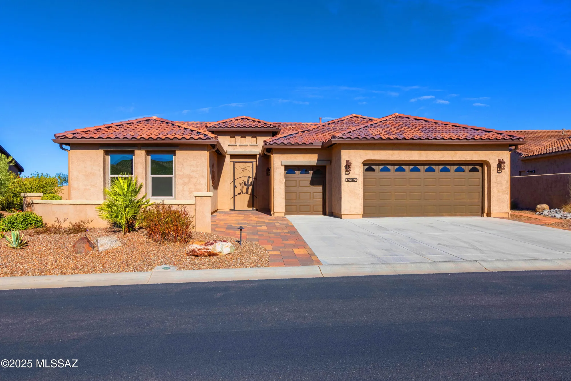 Property Slideshow image 1 of 38 | 60982 e arroyo grande dr, Oracle, AZ, 85623