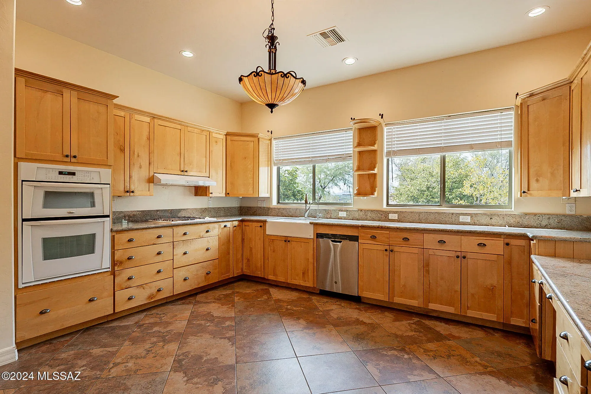 Property Slideshow image 4 of 38 | 851 e florida saddle ct, Green Valley, AZ, 85614