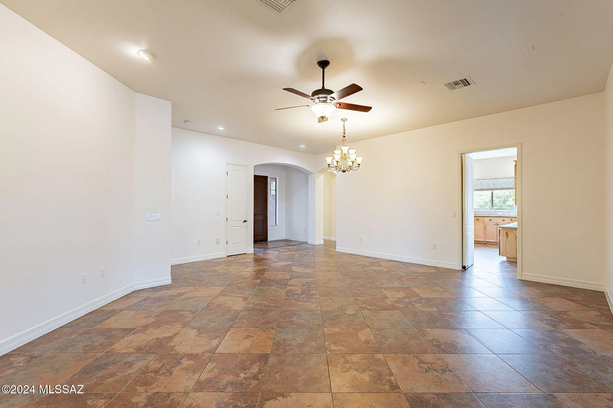 Property Slideshow image 12 of 38 | 851 e florida saddle ct, Green Valley, AZ, 85614